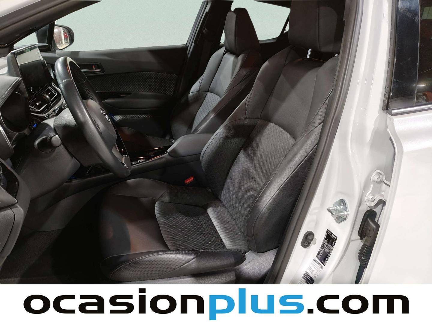 Foto asientos delanteros Toyota C-HR Toyota C-HR 180H GR Sport (184 CV)