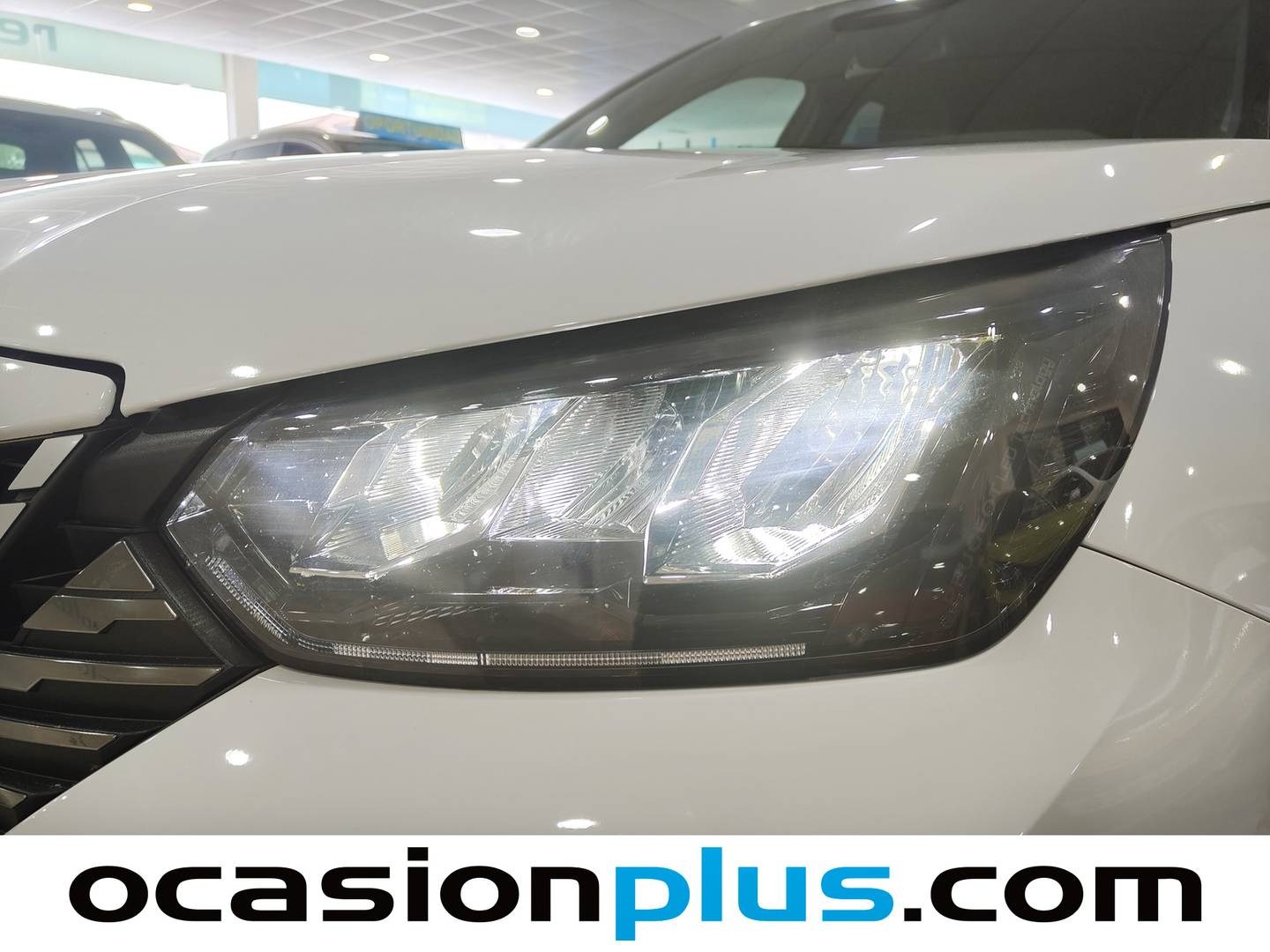 Equipamiento del Peugeot 2008 Peugeot 2008 Allure Hybrid eDCS6 (145 CV)