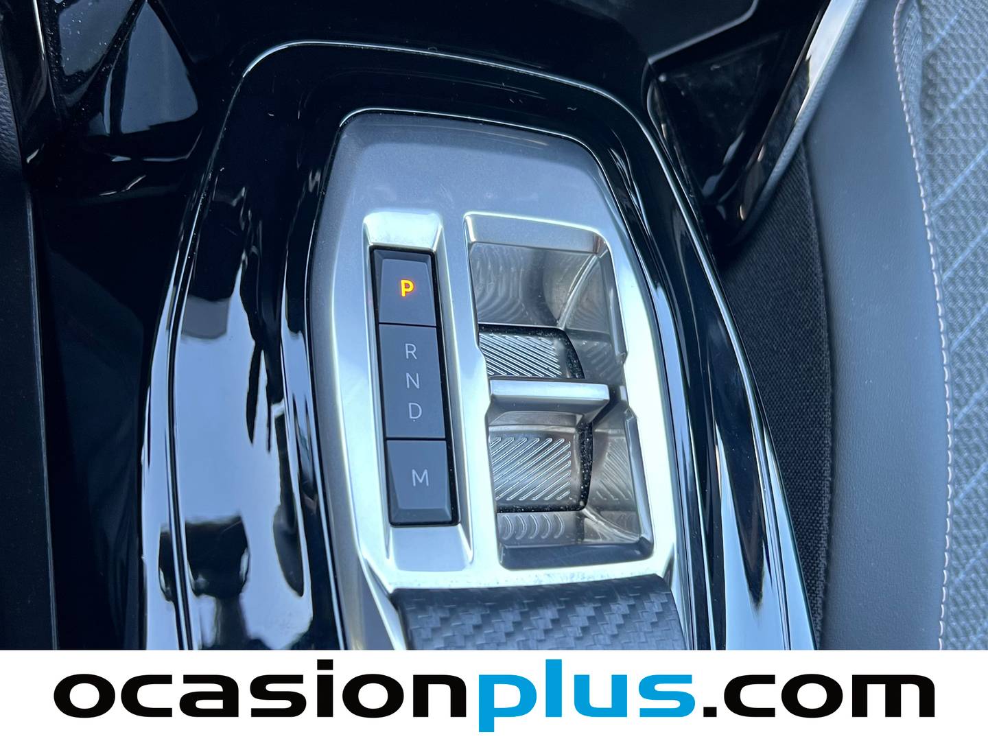 Foto Peugeot 2008 Peugeot 2008 Allure Hybrid eDCS6 (136 CV)