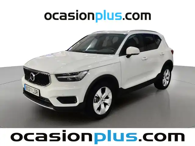 Volvo XC40 T3 Momentum (163 CV) de segunda mano