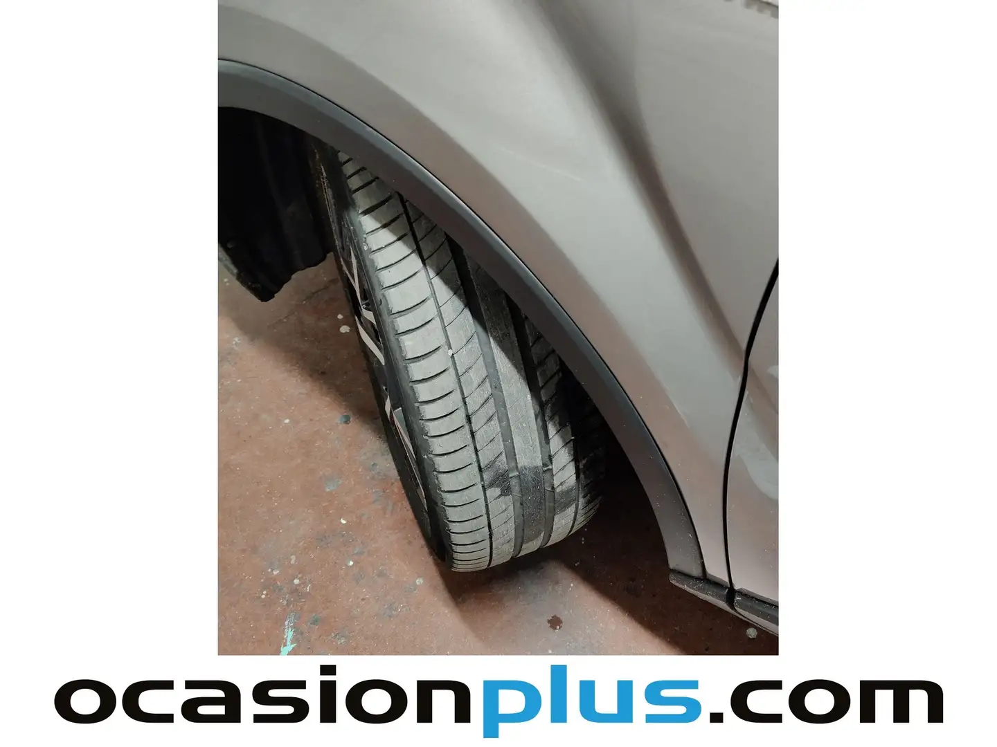 Foto Toyota C-HR Toyota C-HR 1.8 125H Advance (122 CV)