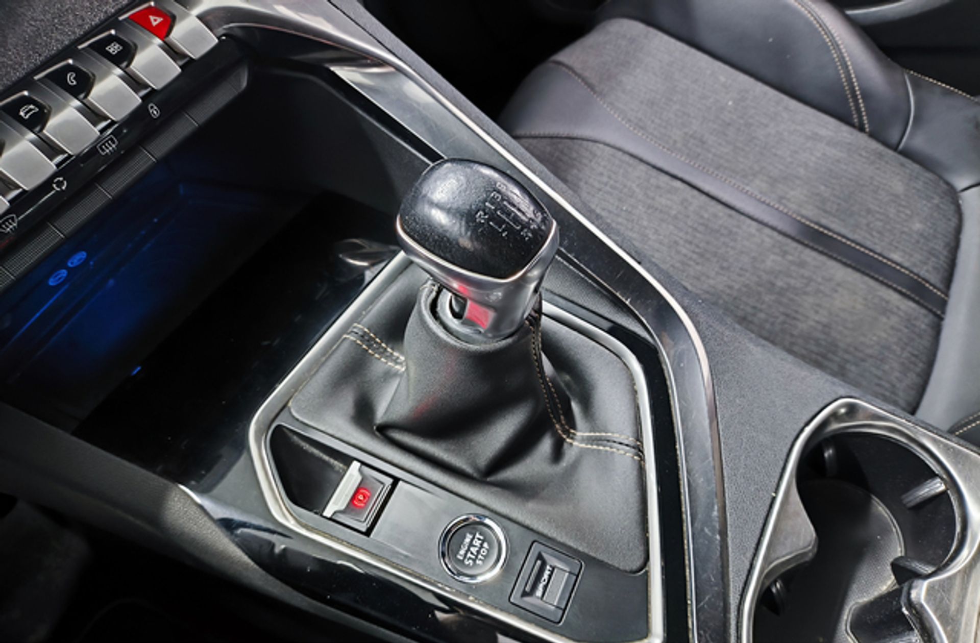 Peugeot 3008 PureTech 130 GT Line - foto 5