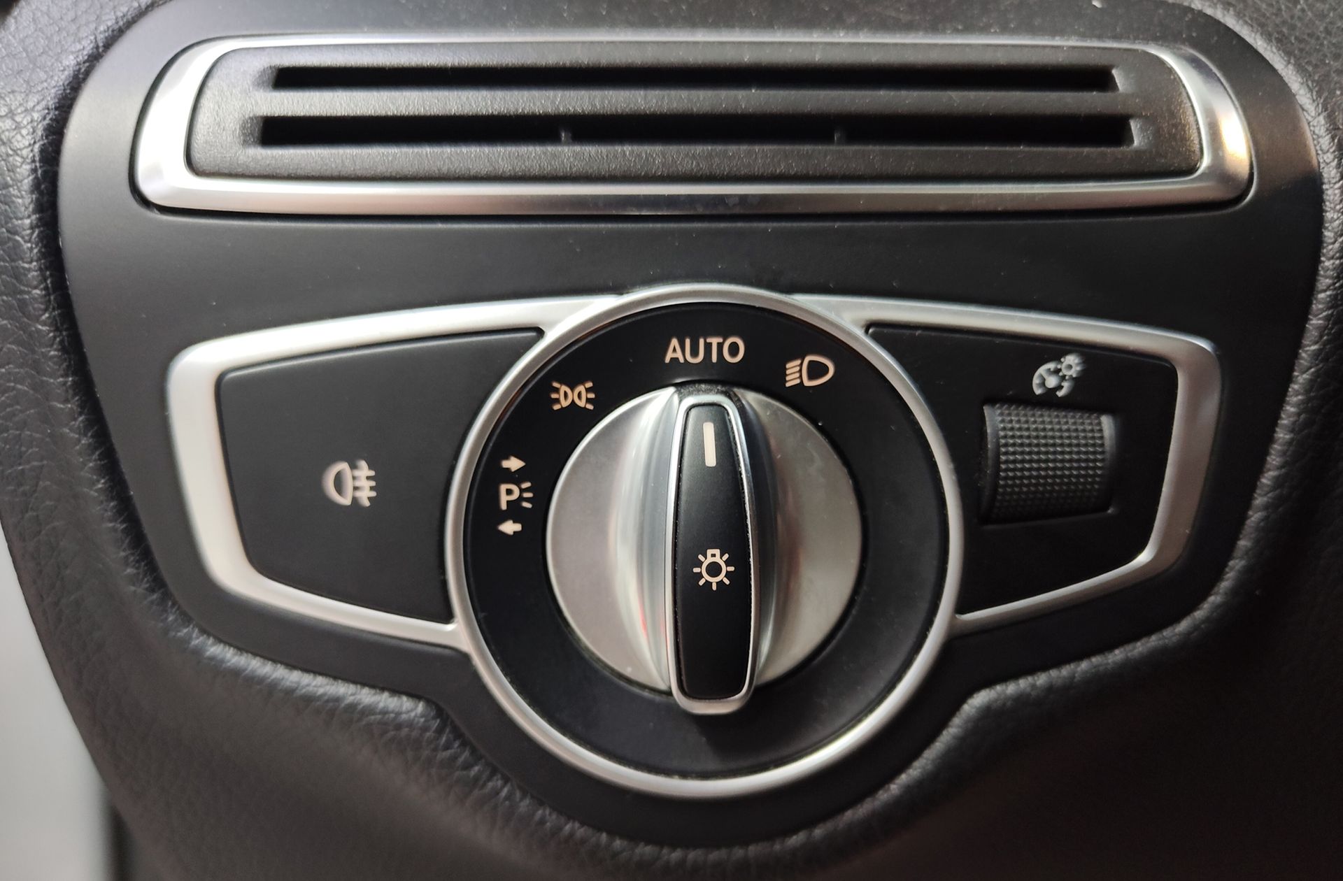 Mercedes-Benz Clase C C 200 Pack AMG - foto 42