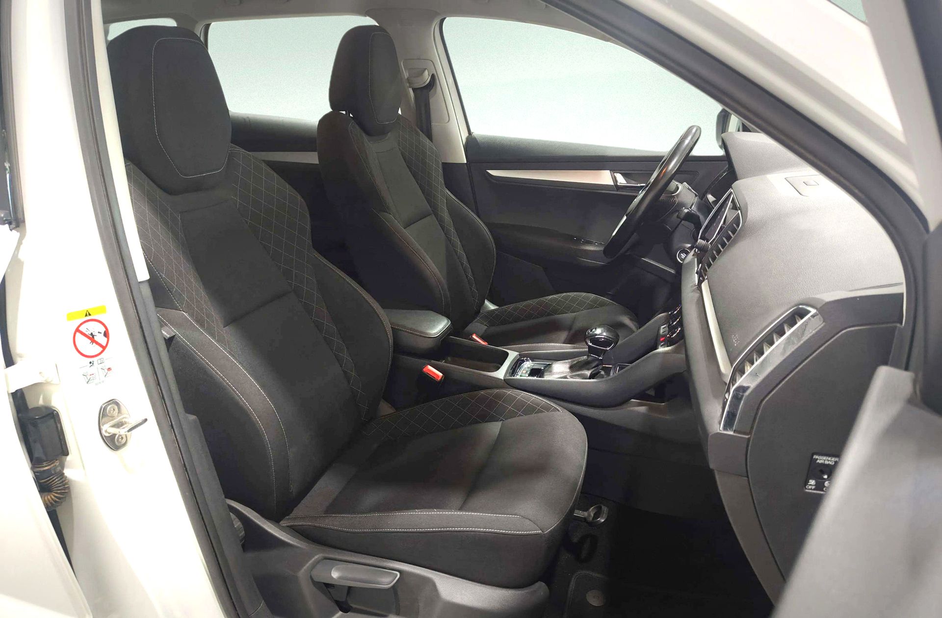 Škoda Karoq 2.0 TDI Ambition 4x4 DSG - foto 18