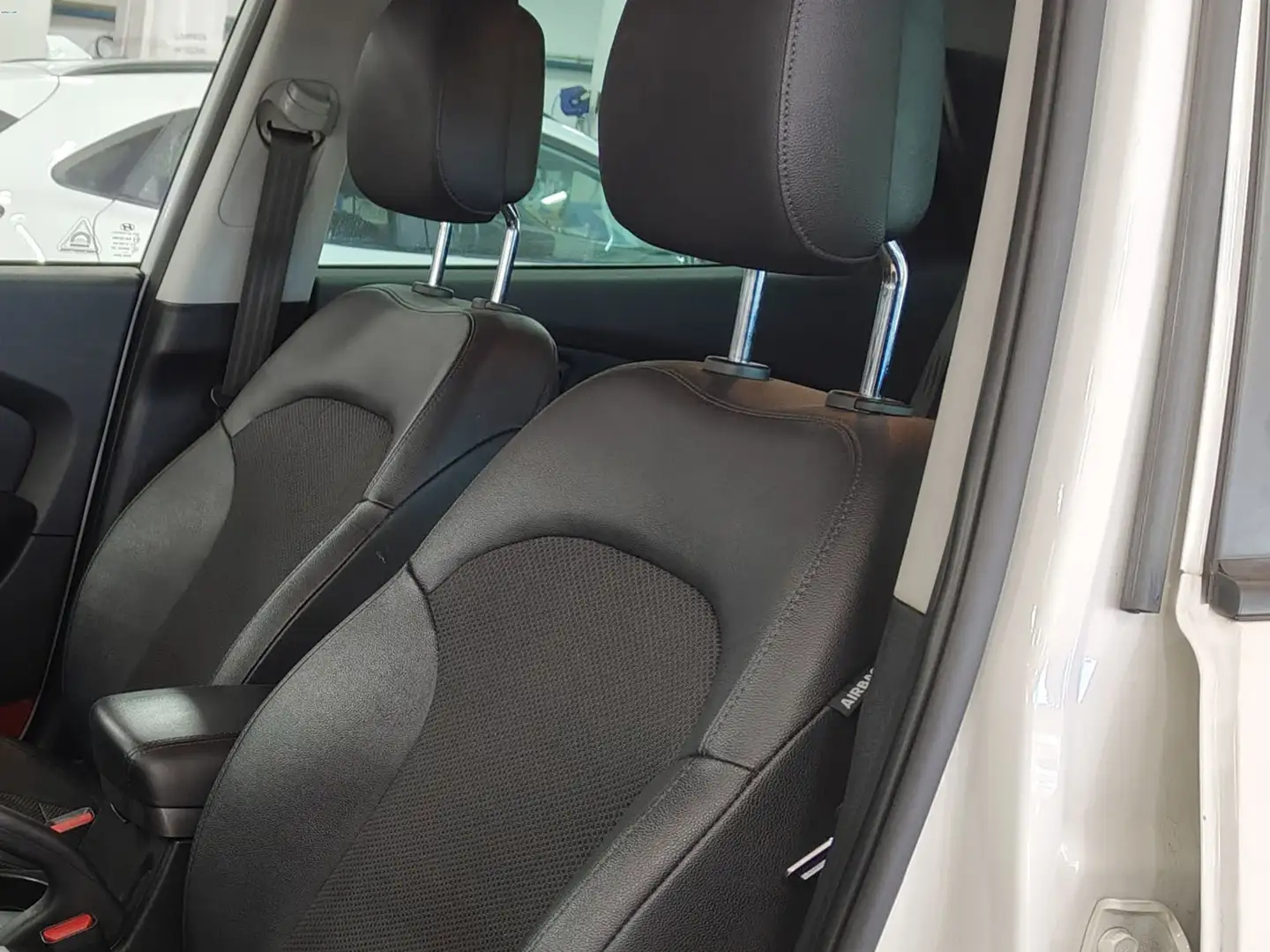 Foto Hyundai ix35 Hyundai ix35 1.6 GDi BlueDrive Tecno 4x2 (135 CV)