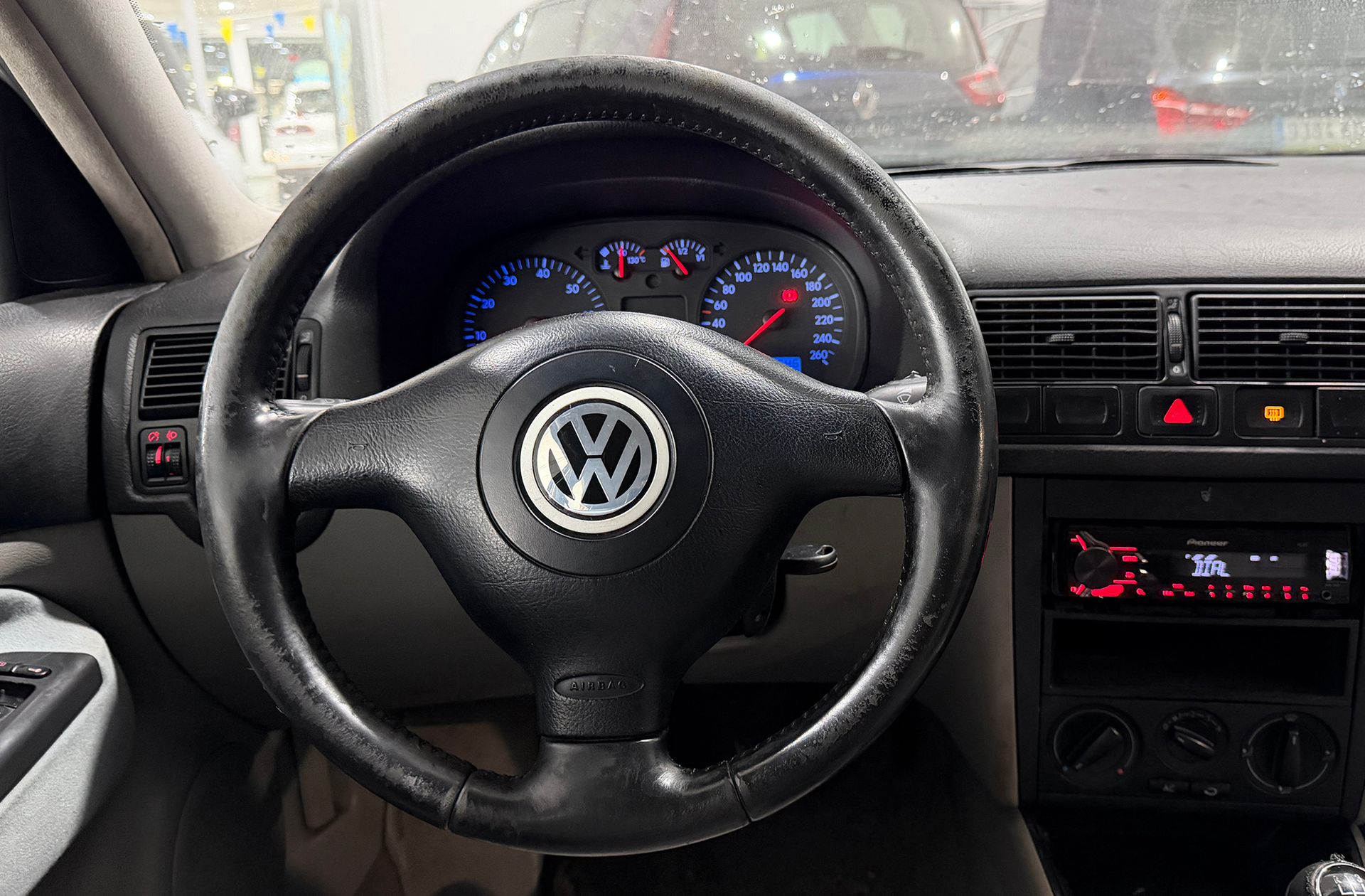Volkswagen Golf Conceptline 1.6 - foto 19