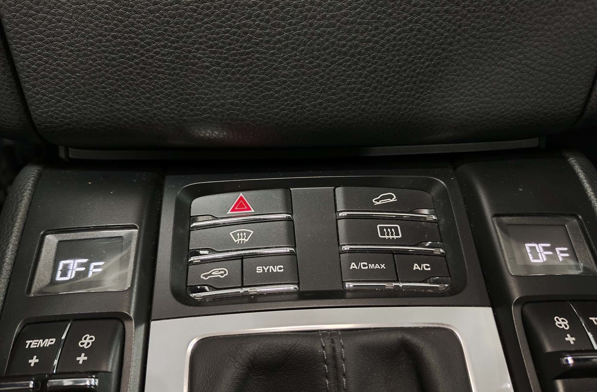 Porsche Macan Turbo - foto 38