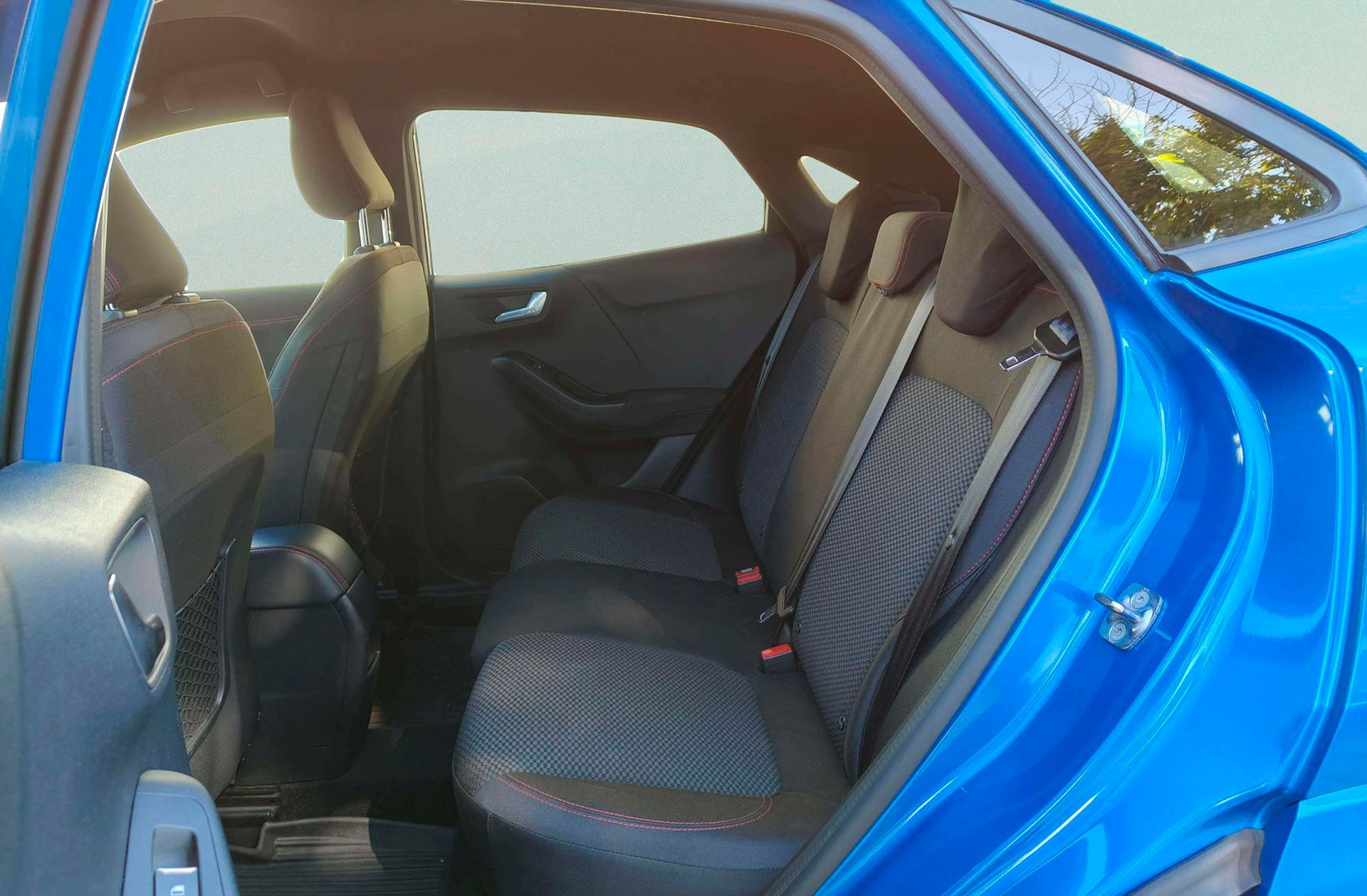 Ford Puma 1.0 EcoBoost MHEV ST-Line - foto 12