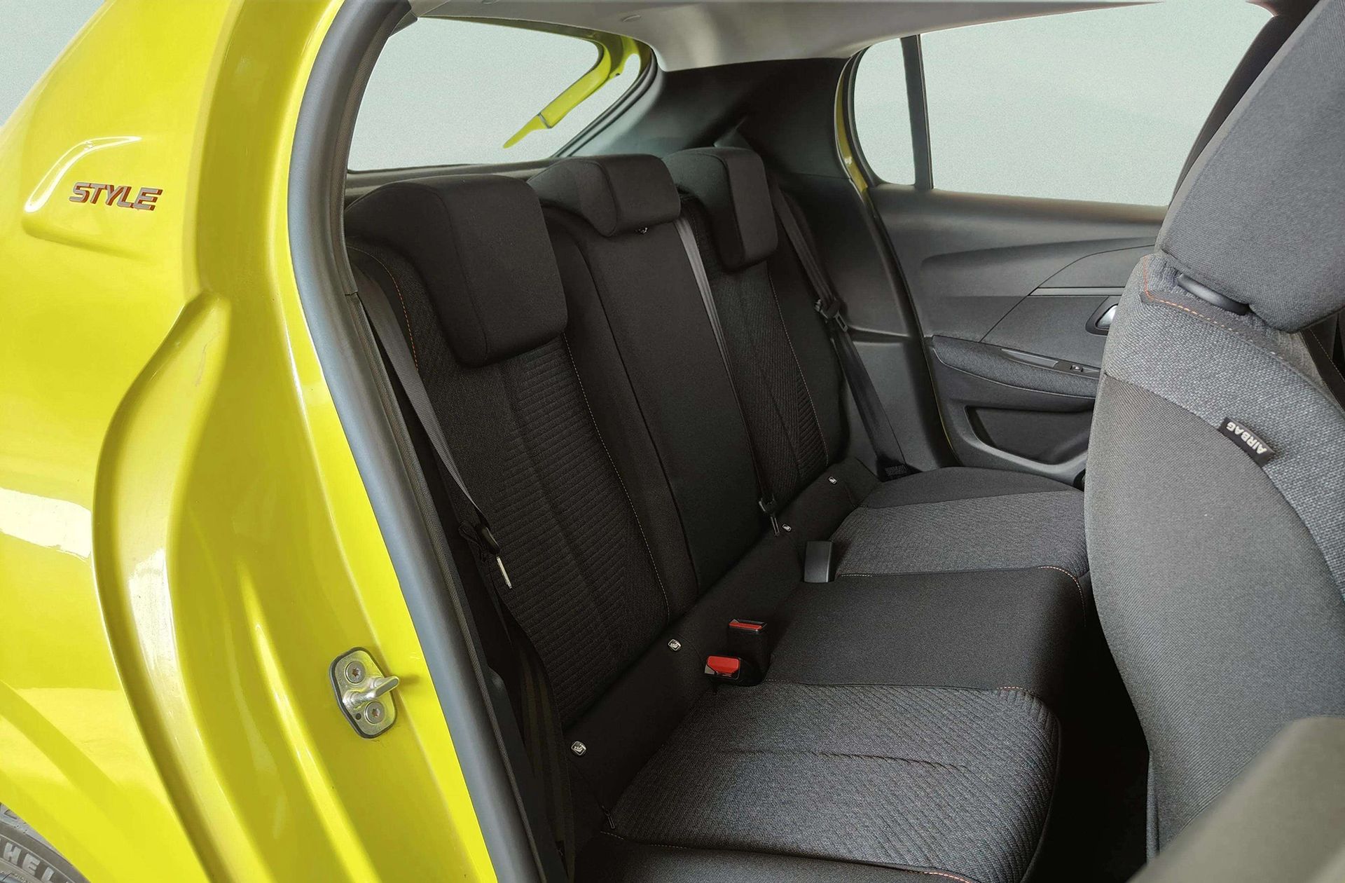 Peugeot 208 Style Hybrid 100 eDCS6 - foto 17