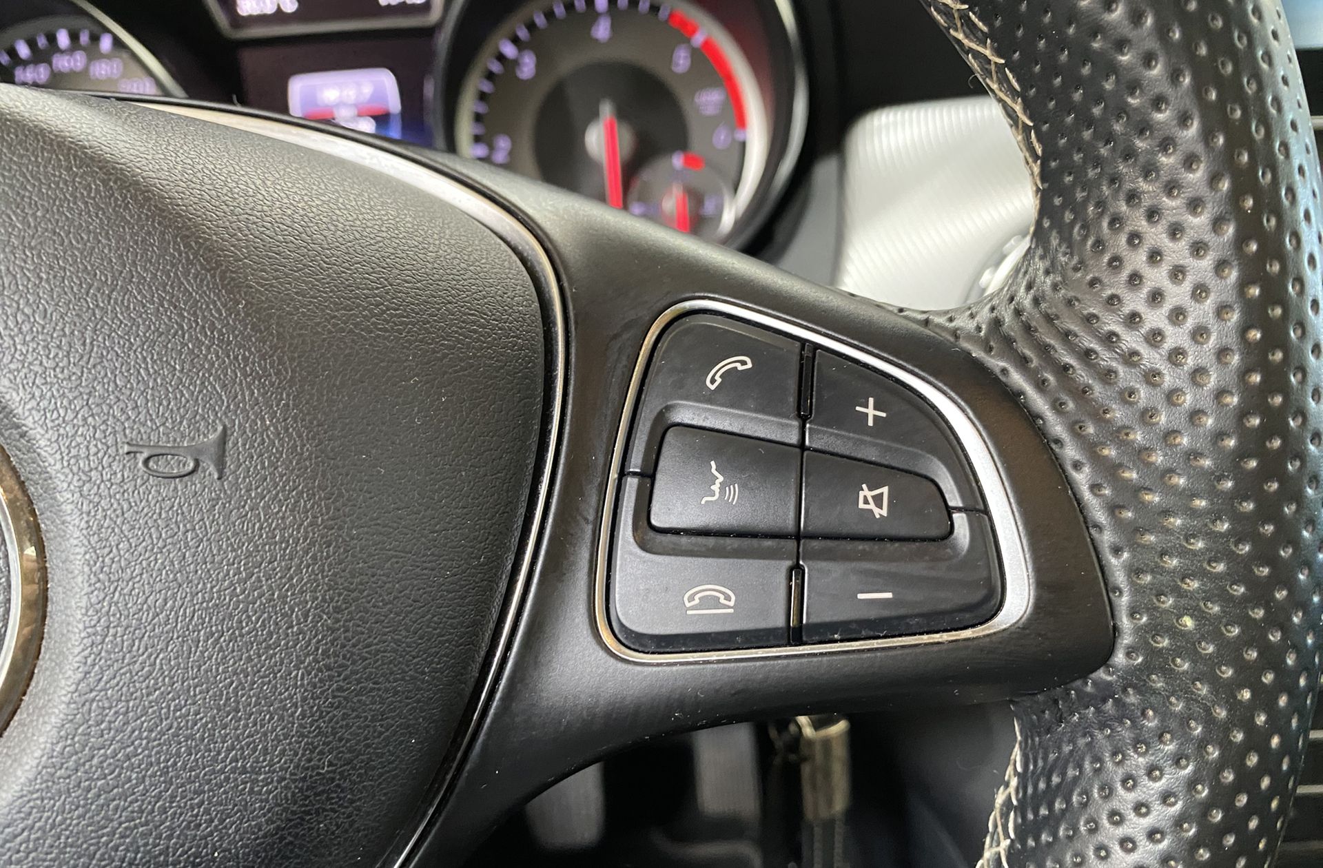 Mercedes-Benz GLA 200 d Urban - foto 25