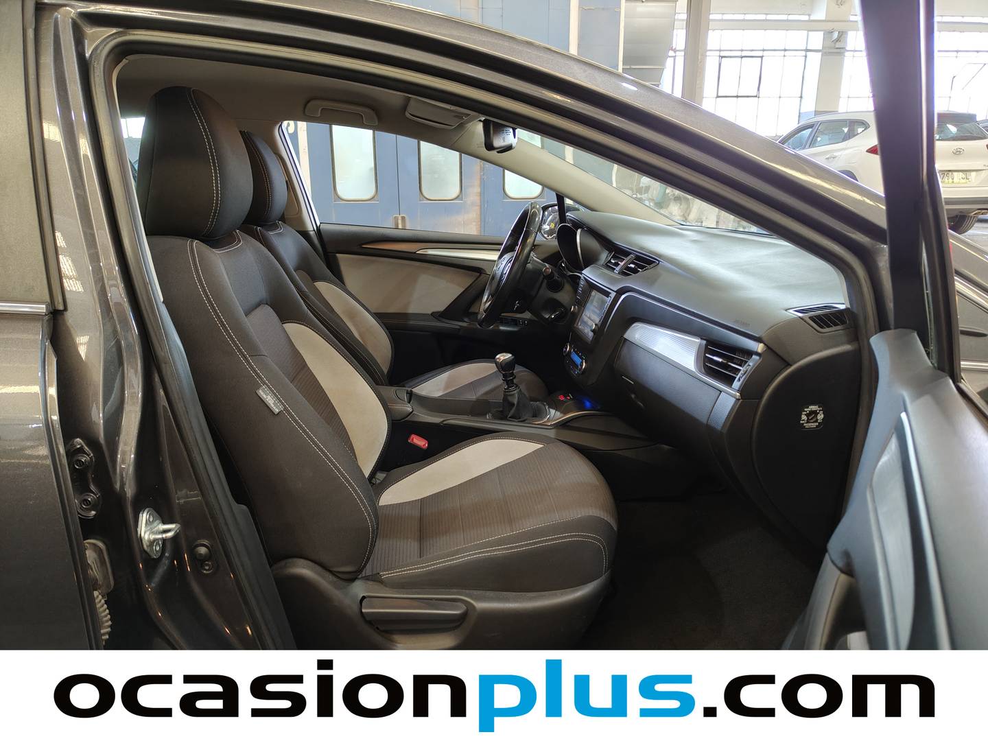 Toyota Avensis Toyota Avensis 150D Business Advance (143 CV) manual