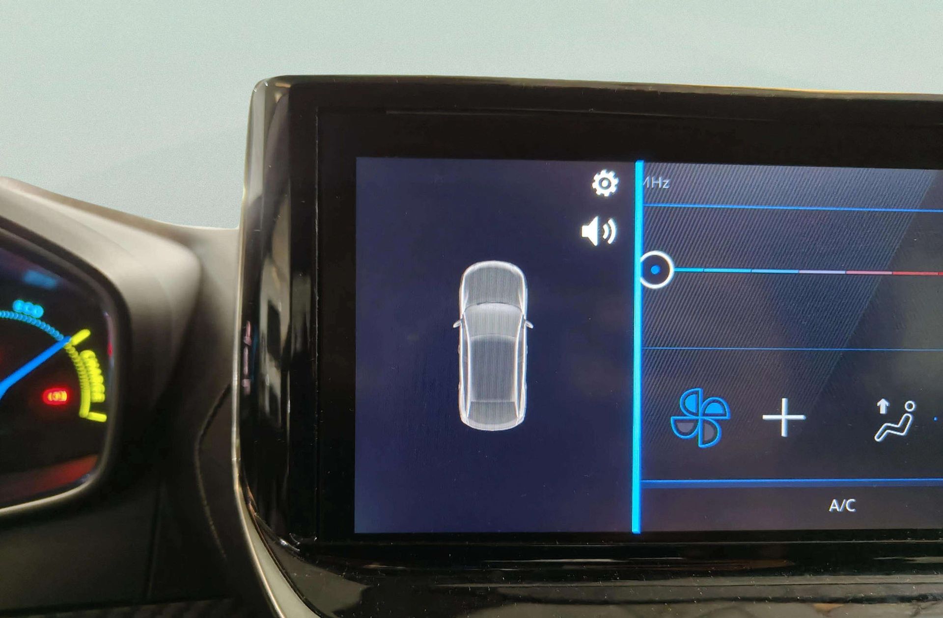 Peugeot 208 Style Hybrid 100 eDCS6 - foto 8