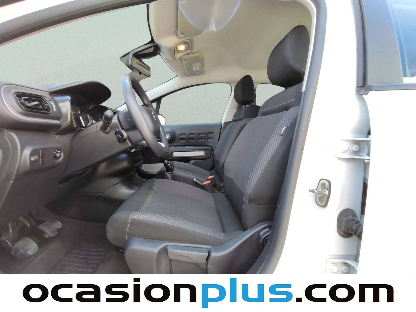 Foto asientos delanteros Citroën C3 Citroën C3 PureTech 83 Plus (83 CV)