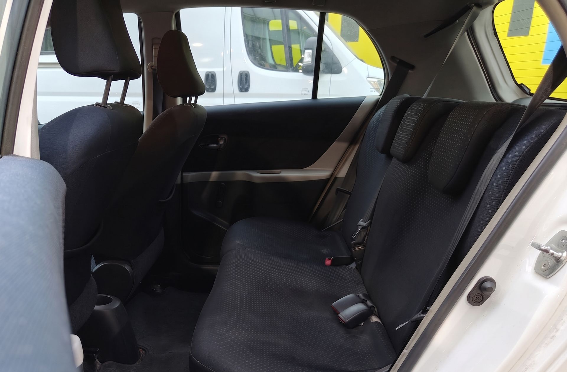 Toyota Yaris 1.3 VVT-I TS - foto 9
