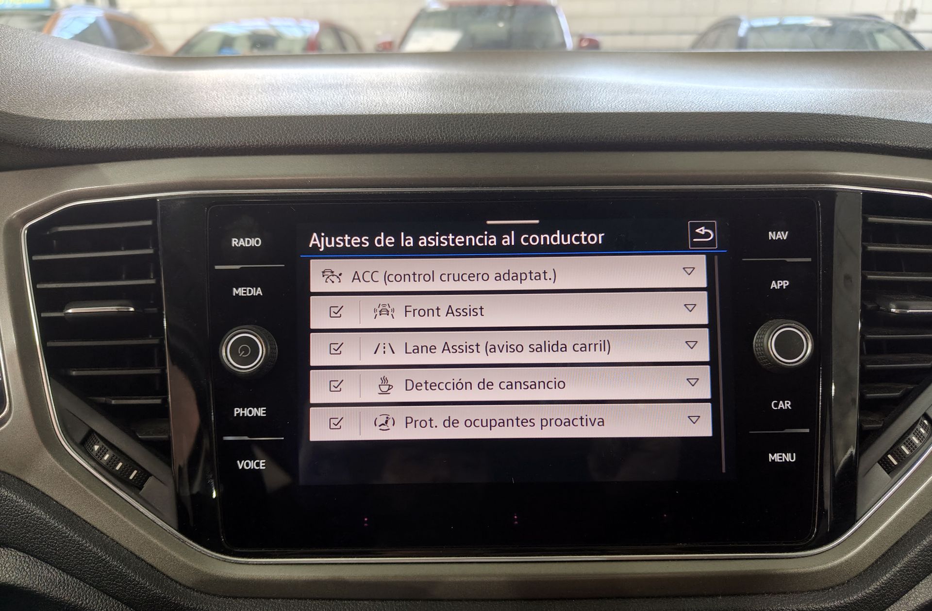 Volkswagen T-Roc Advance 1.0 TSI - foto 28