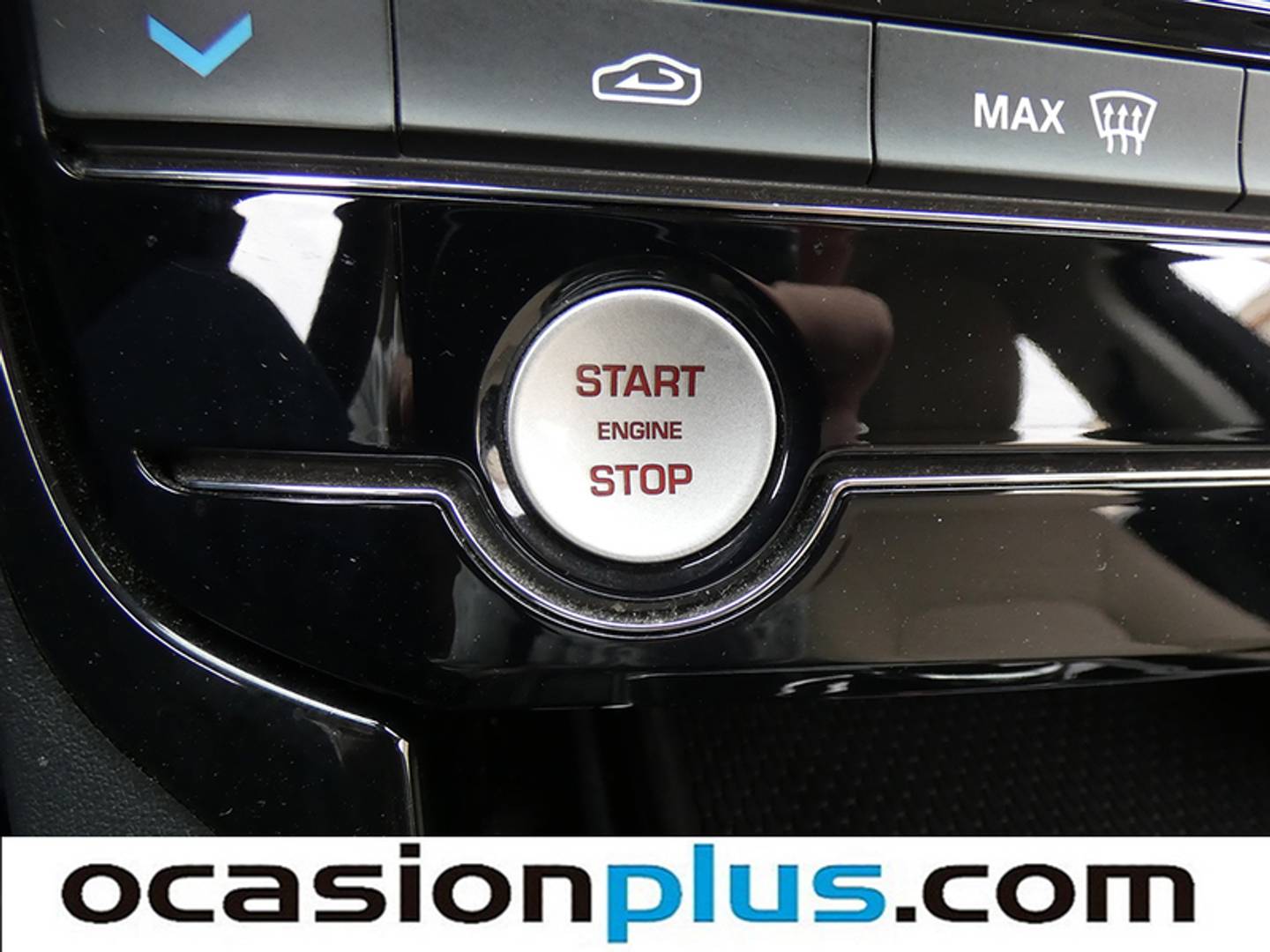 Foto Jaguar XE Jaguar XE 2.0 Diesel Pure RWD AUTO (180 CV)