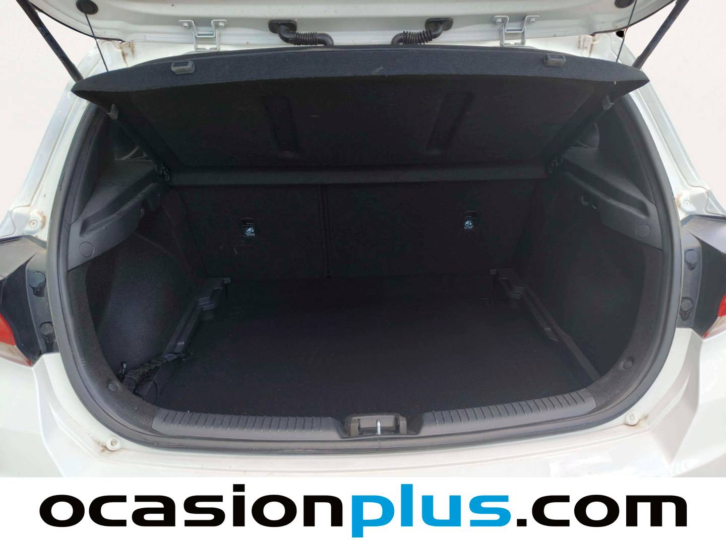 Fotos maletero Hyundai i30 Hyundai i30 1.6 CRDI Klass LRR (116 CV)
