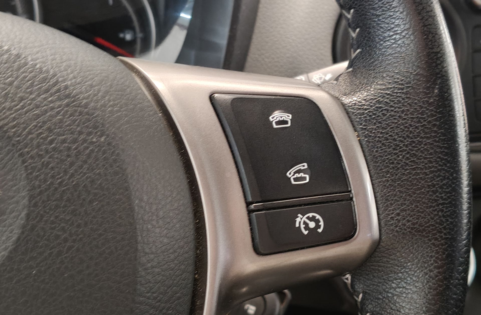 Toyota Yaris 1.3 Active - foto 23
