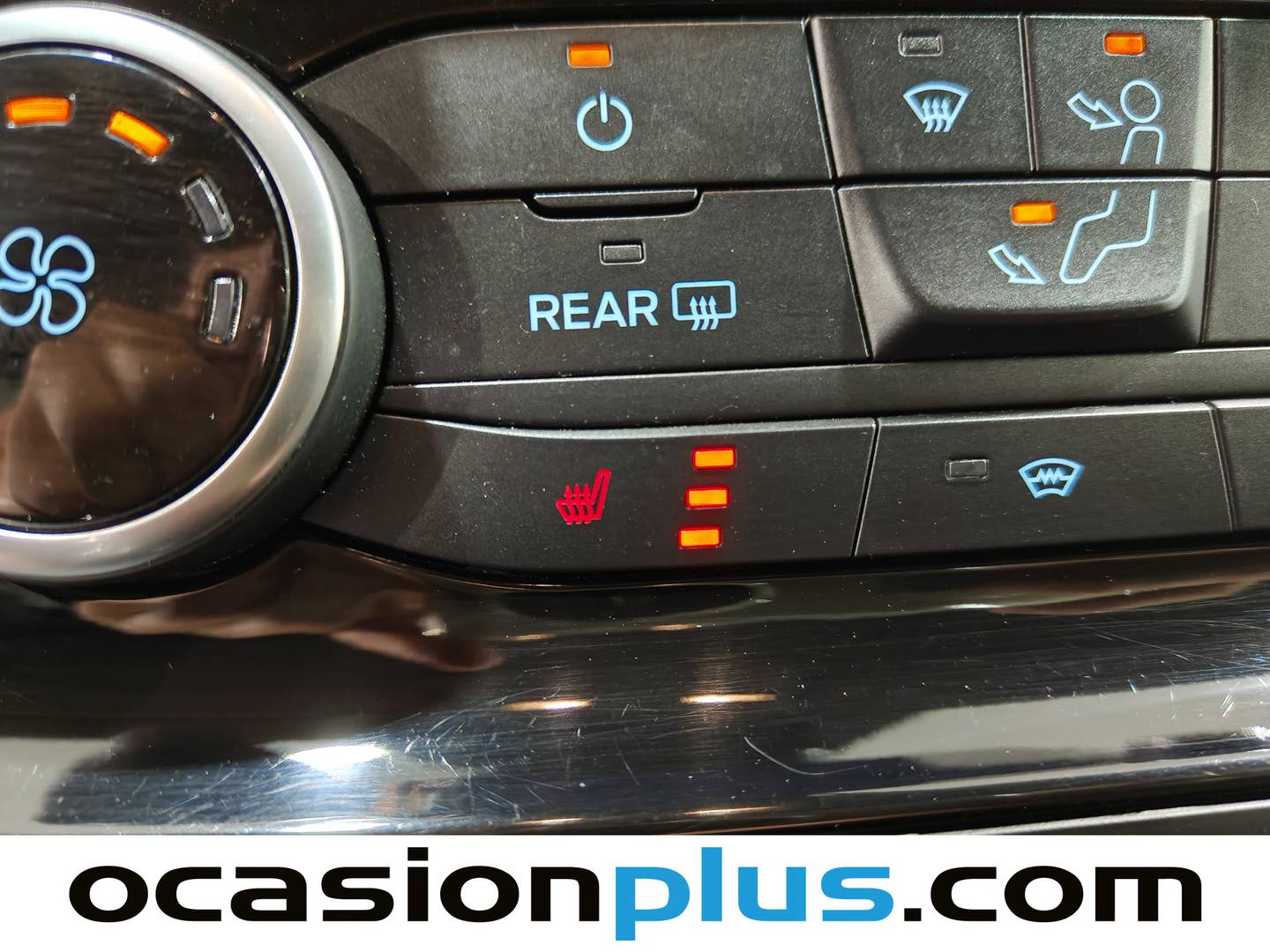 Extras y acabados del Ford Tourneo Custom Ford Tourneo Custom 2.0 Ecoblue Hybrid L2 Titanium (185 CV) 8 Plazas
