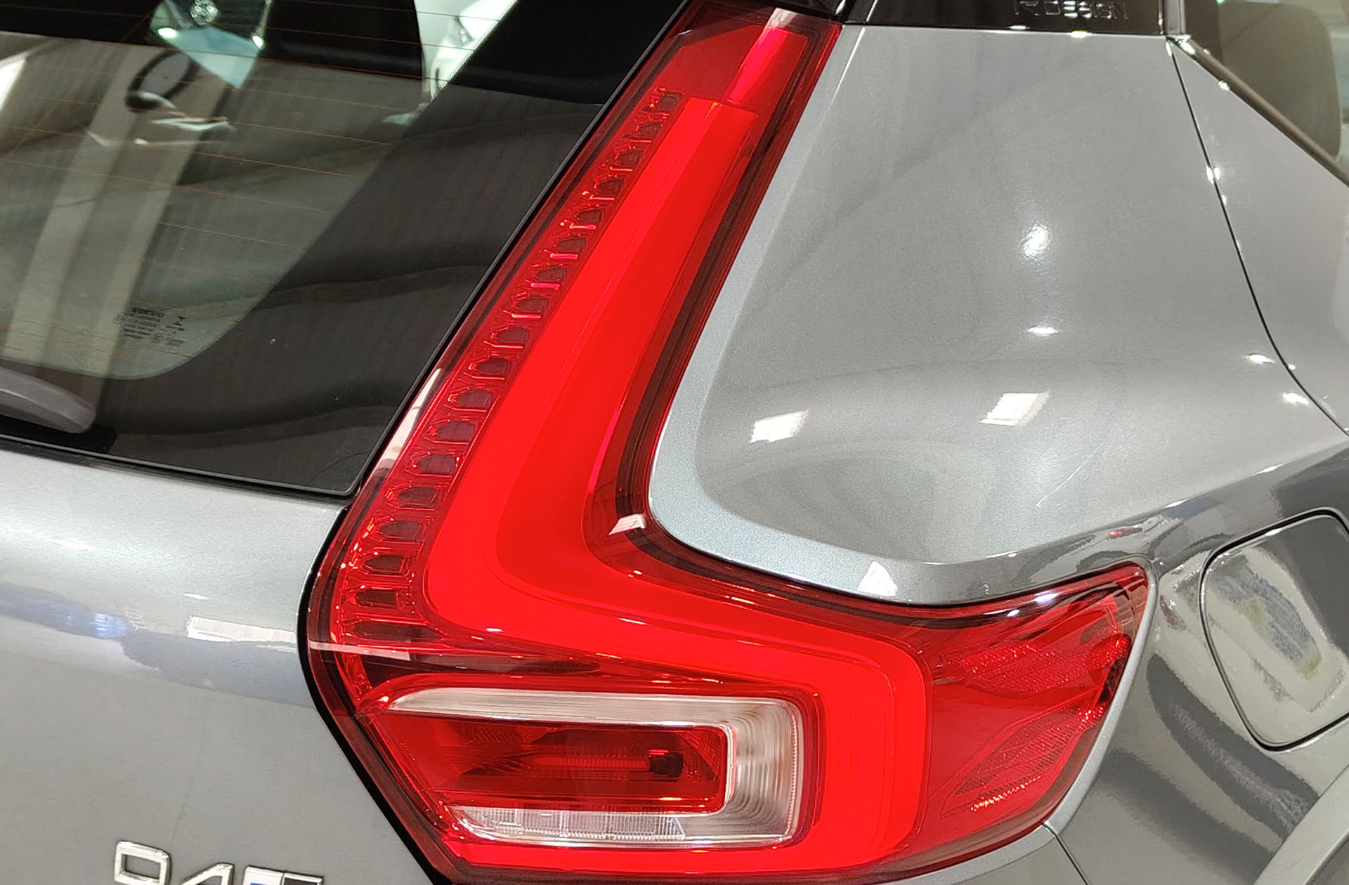 Volvo XC40 D4 R-Design AWD - foto 16
