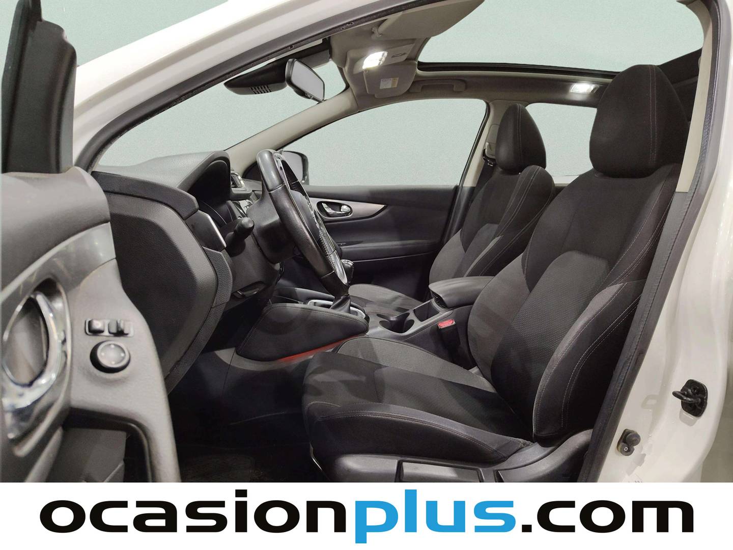 Foto asientos delanteros Nissan QASHQAI Nissan Qashqai DIG-T 140 N-Connecta (140 CV)