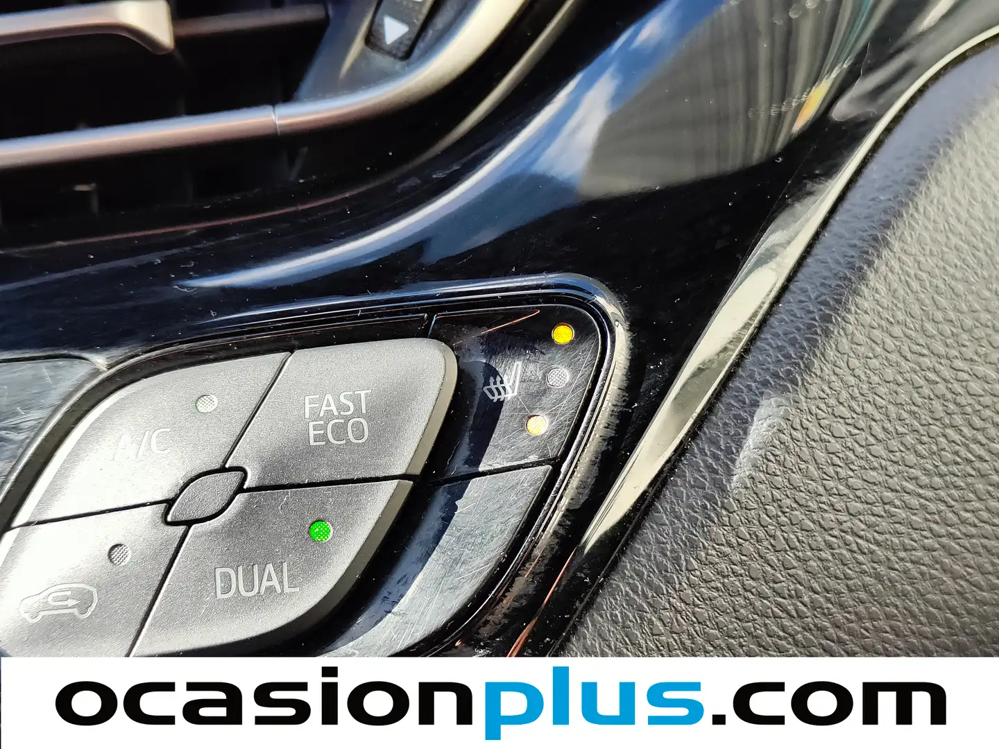 Foto Toyota C-HR Toyota C-HR 1.8 125H Advance (122 CV)