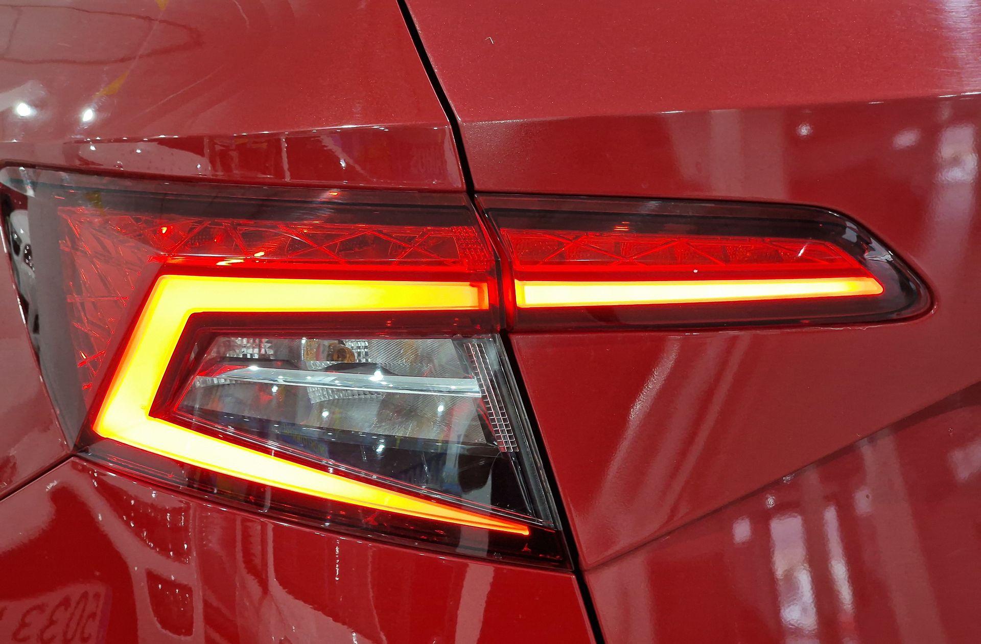 Škoda Karoq 1.5 TSI ACT Sportline DSG - foto 16