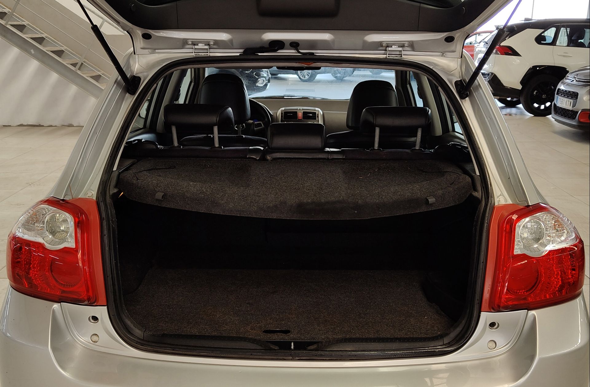 Toyota Auris 1.8 Hybrid Advance - foto 12