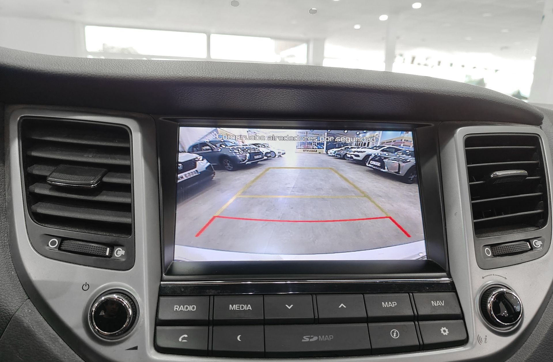 Hyundai Tucson 2.0 CRDi Tecno Sky 4x4 - foto 8