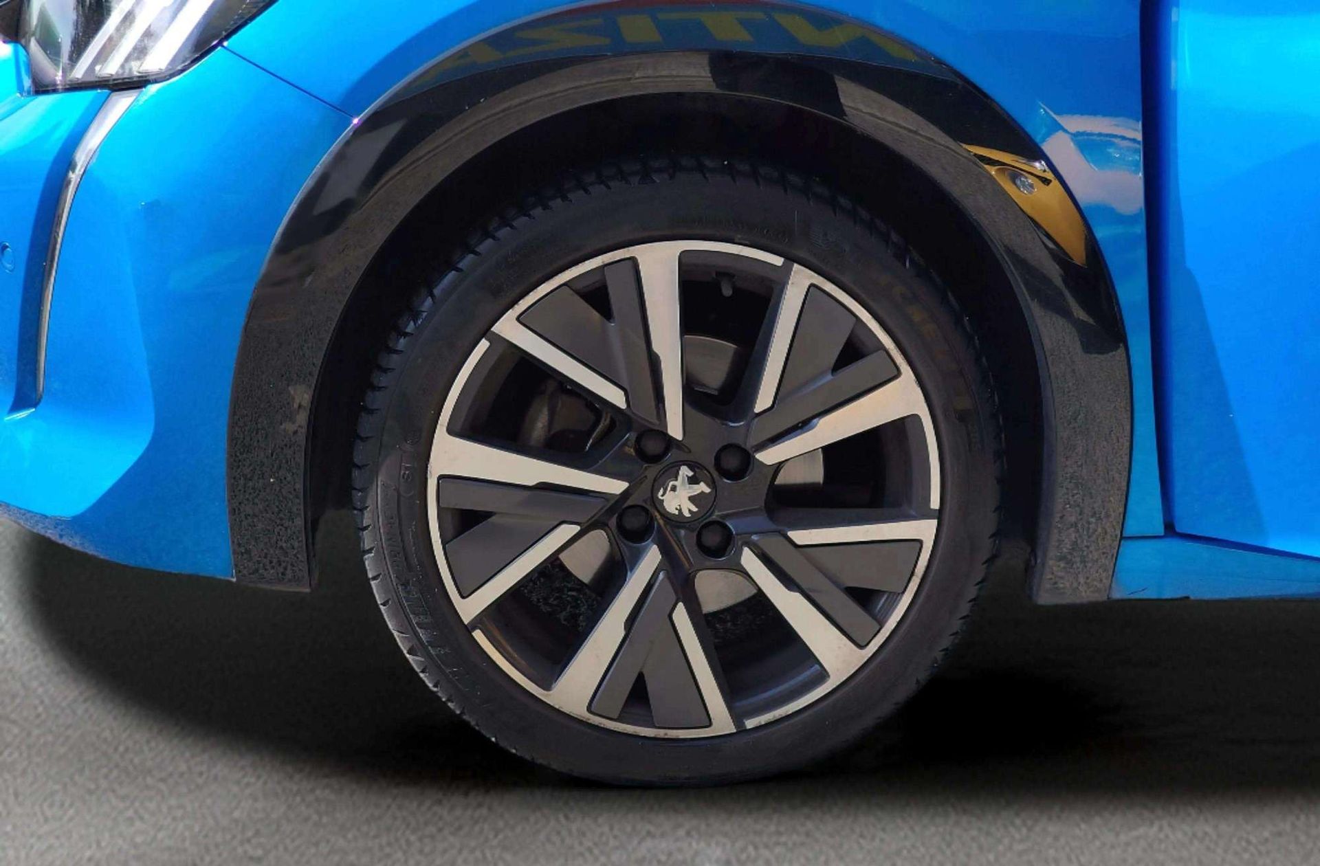 Peugeot 208 PureTech 100 GT Line EAT8 - foto 39