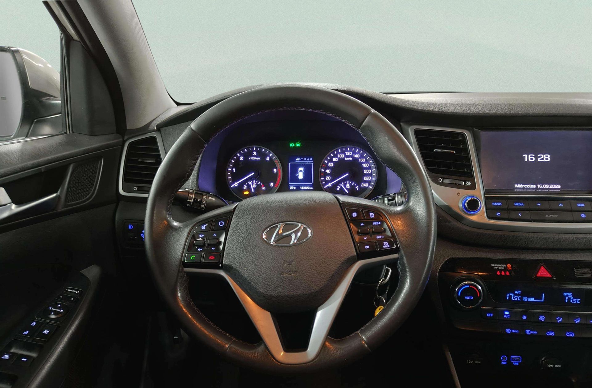 Hyundai Tucson 1.7 CRDi BlueDrive 25 Aniversario 4x2 - foto 20