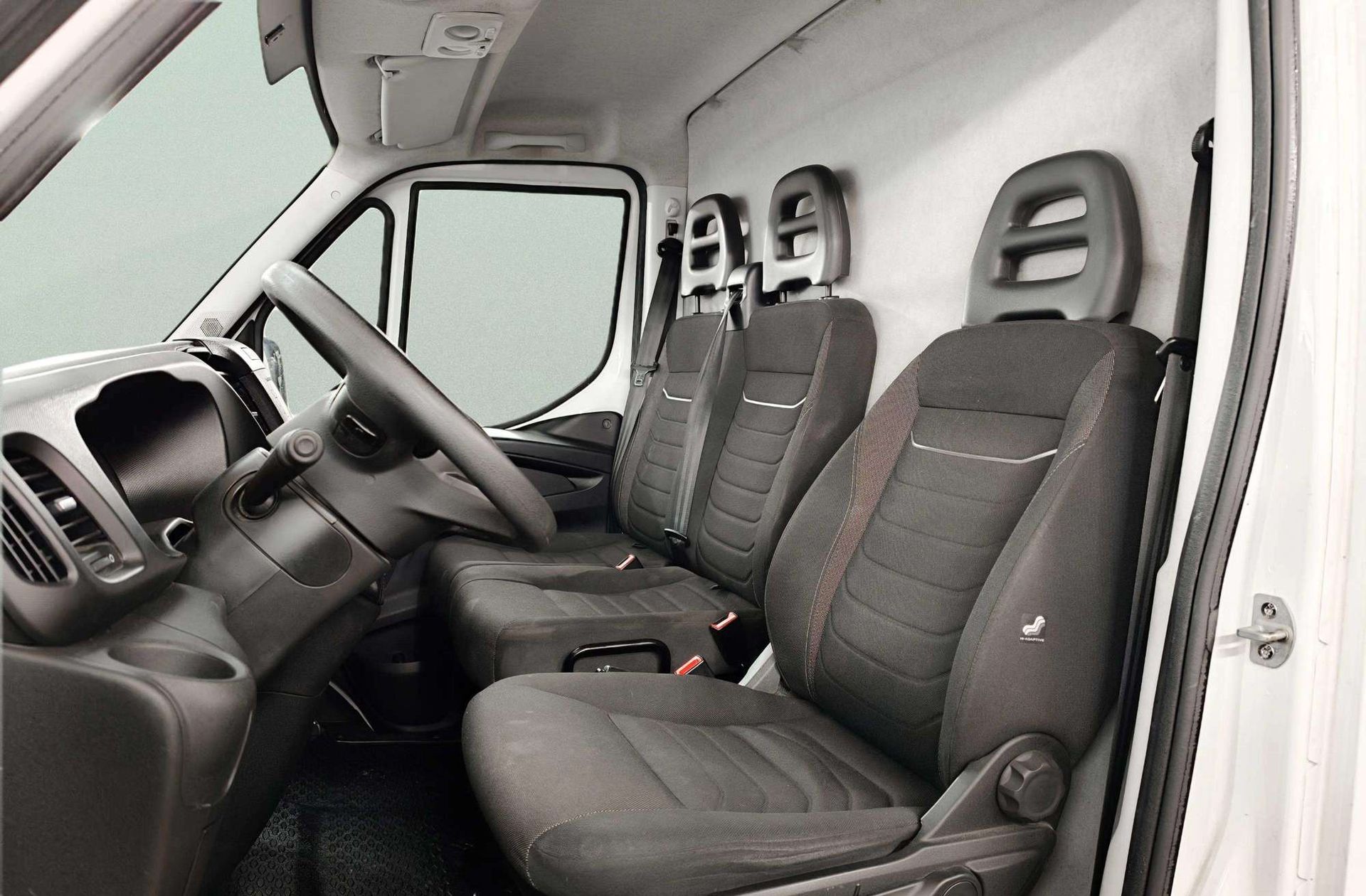 Iveco Daily Furgon 35S 16 V 3520L/H2 - foto 10