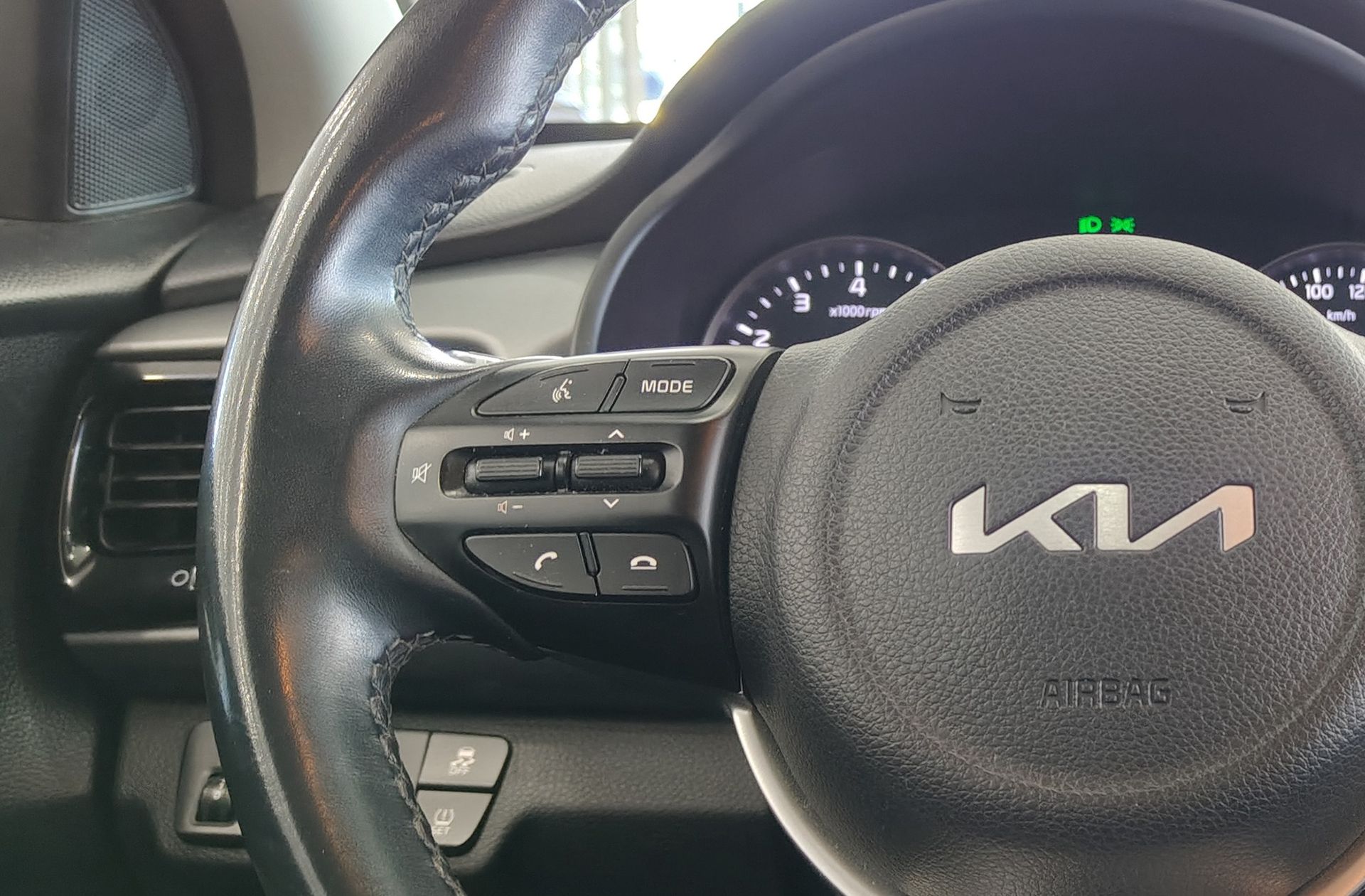 Kia Rio 1.0 T-GDi MHEV iMT Drive - foto 30