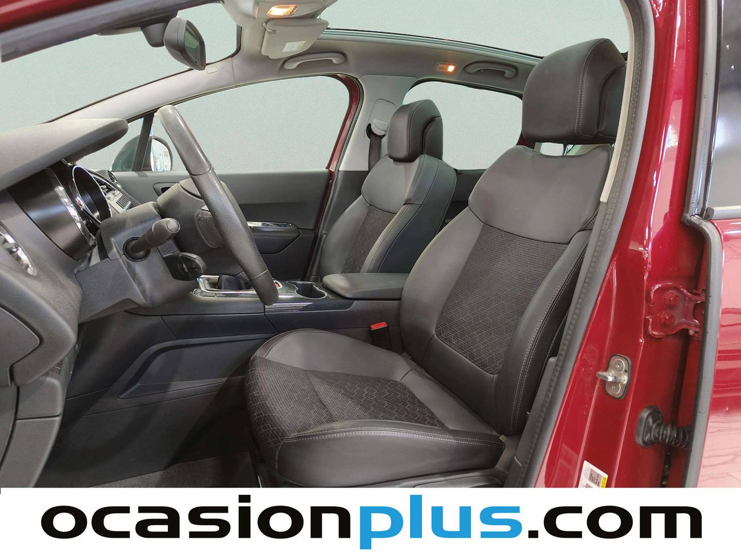 Foto asientos delanteros Peugeot 3008 Peugeot 3008 1.6 BlueHDi FAP Allure (120 CV)