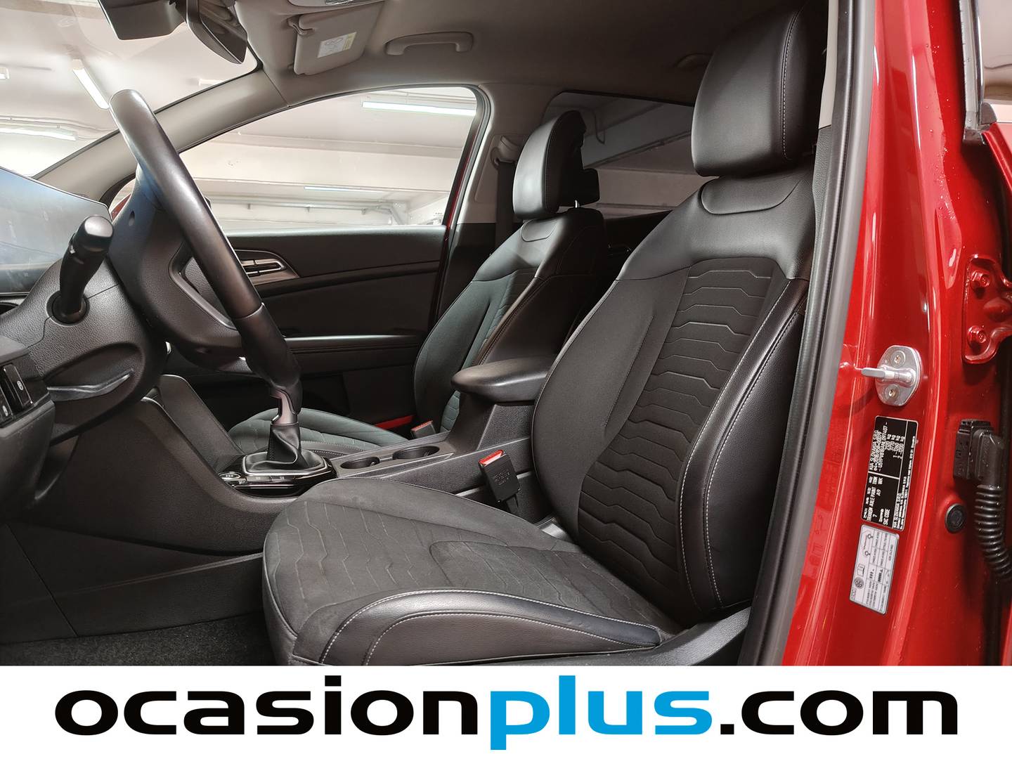 Foto asientos delanteros KIA Sportage KIA Sportage 1.6 T-GDi MHEV Tech 4x2 (150 CV)