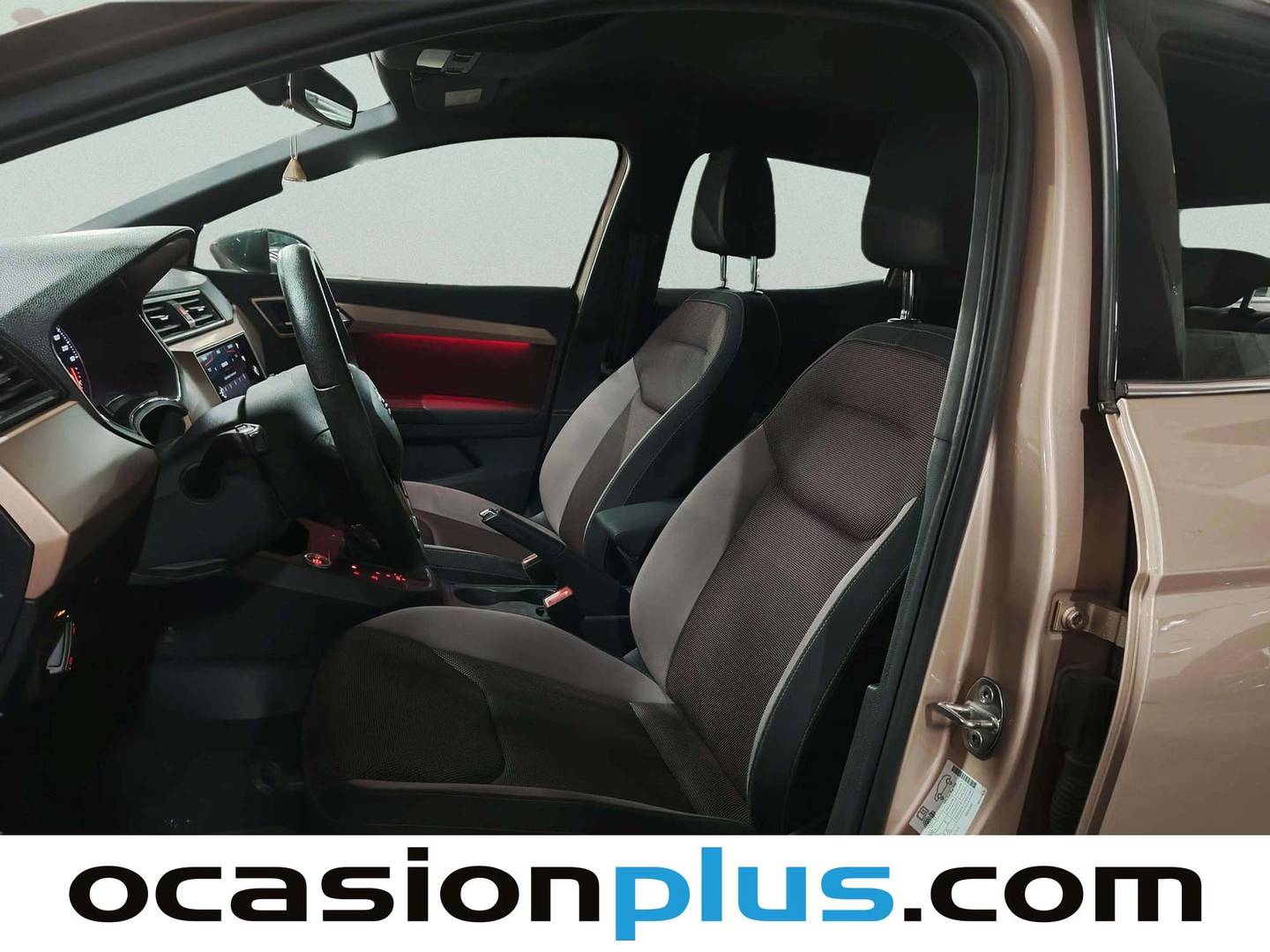 Foto asientos delanteros Seat Ibiza SEAT Ibiza 1.0 EcoTSI S&S Xcellence DSG (115 CV)