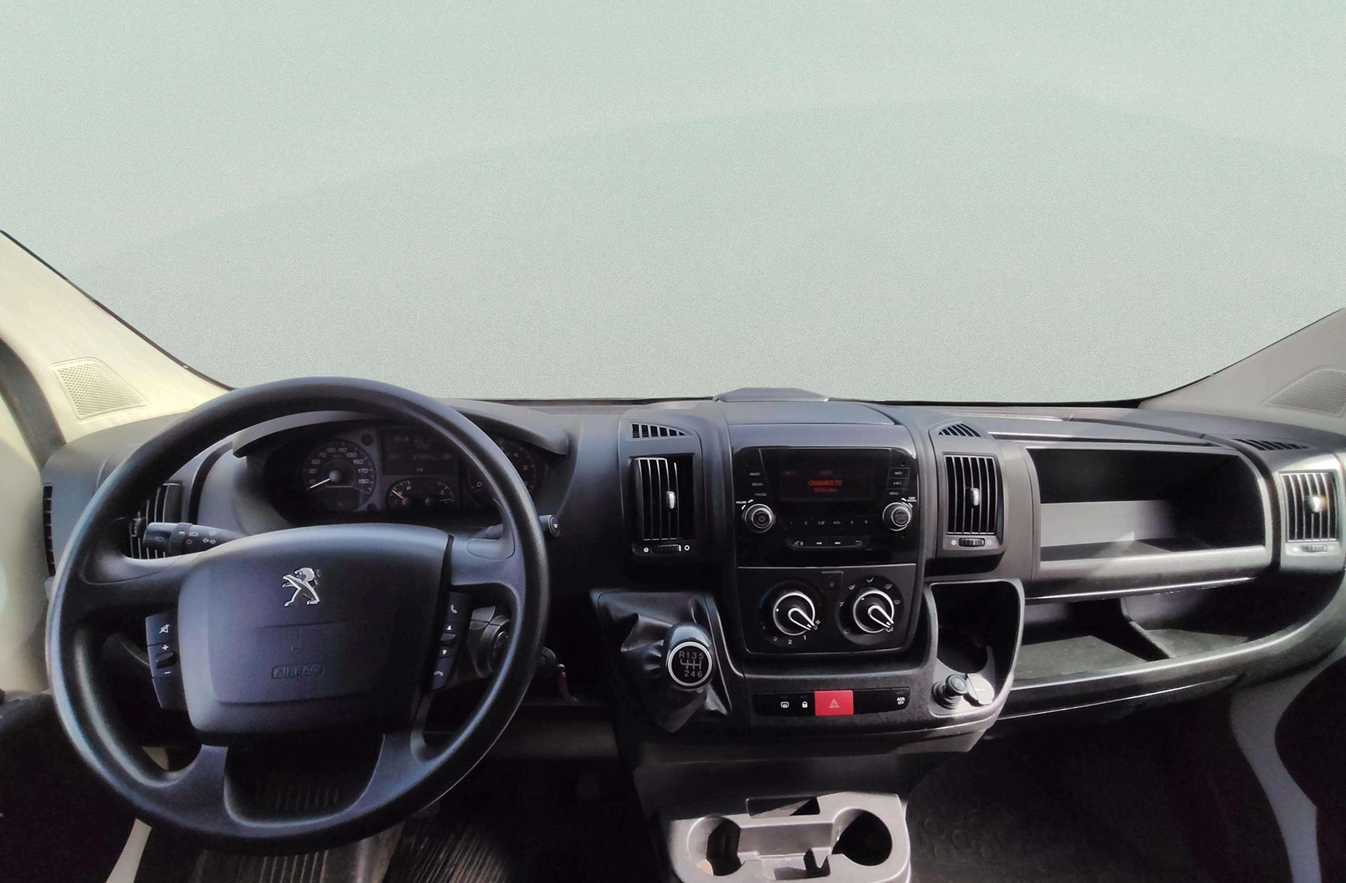 Peugeot Boxer Furgon BlueHDi 140 333 L2H2 - foto 6