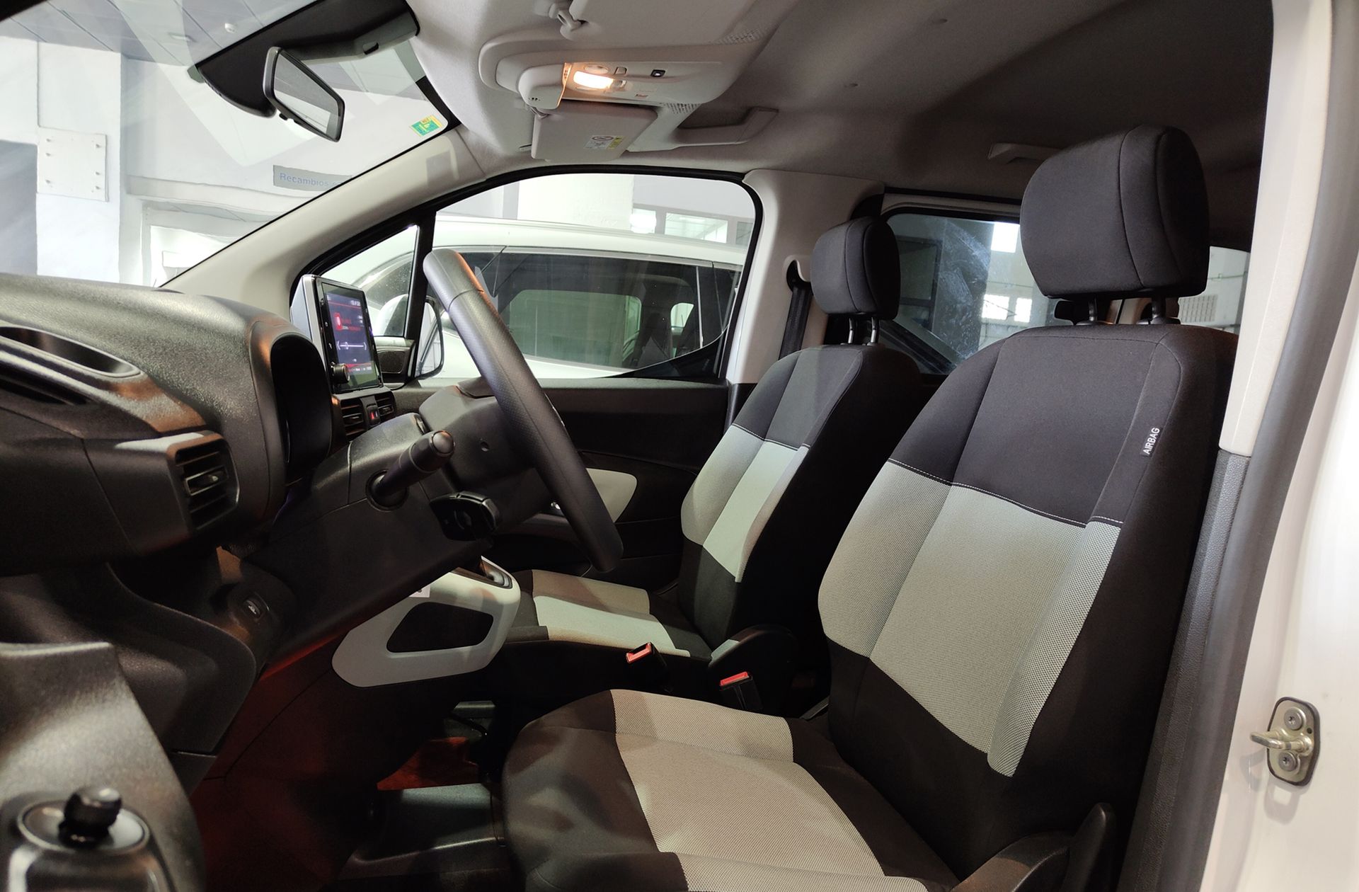 Citroën Berlingo Combi BlueHDi 100 Talla M 100 Años - foto 11