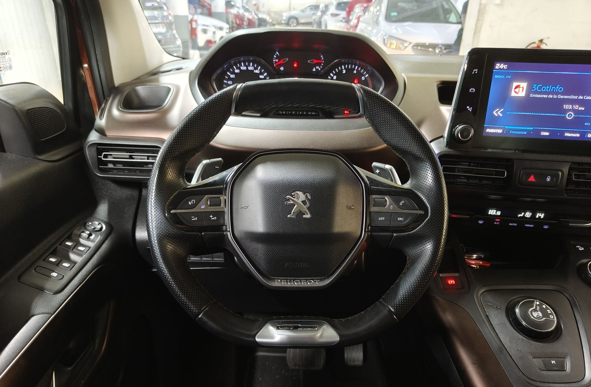 Peugeot Rifter BlueHDi 130 GT Line Standard EAT8 9 - foto 18