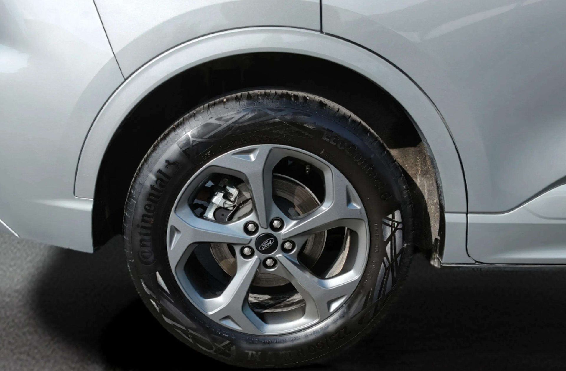 Ford Kuga 1.5T EcoBoost ST-Line 4x2 - foto 40