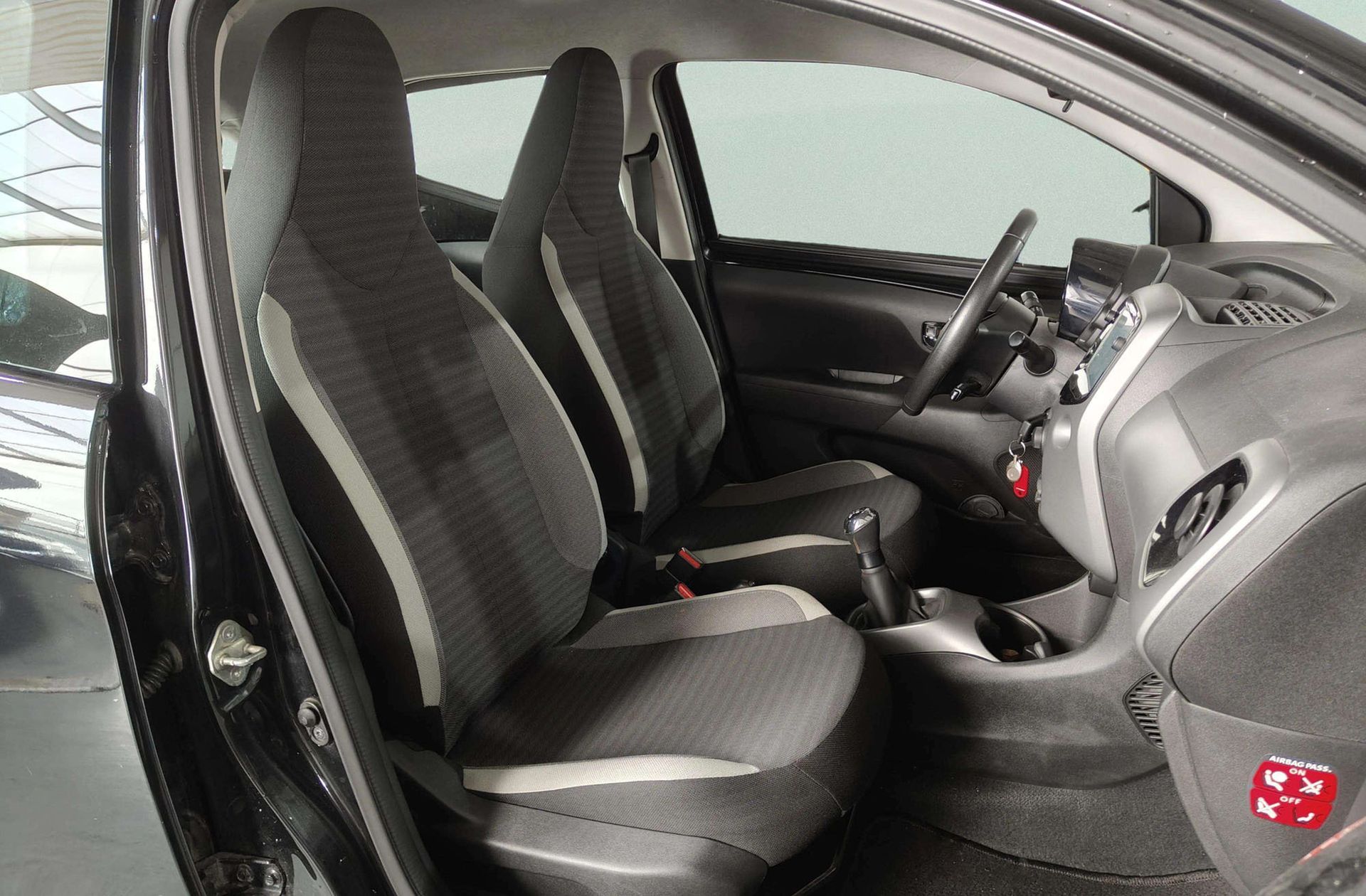 Toyota Aygo 1.0 70 x-play - foto 16