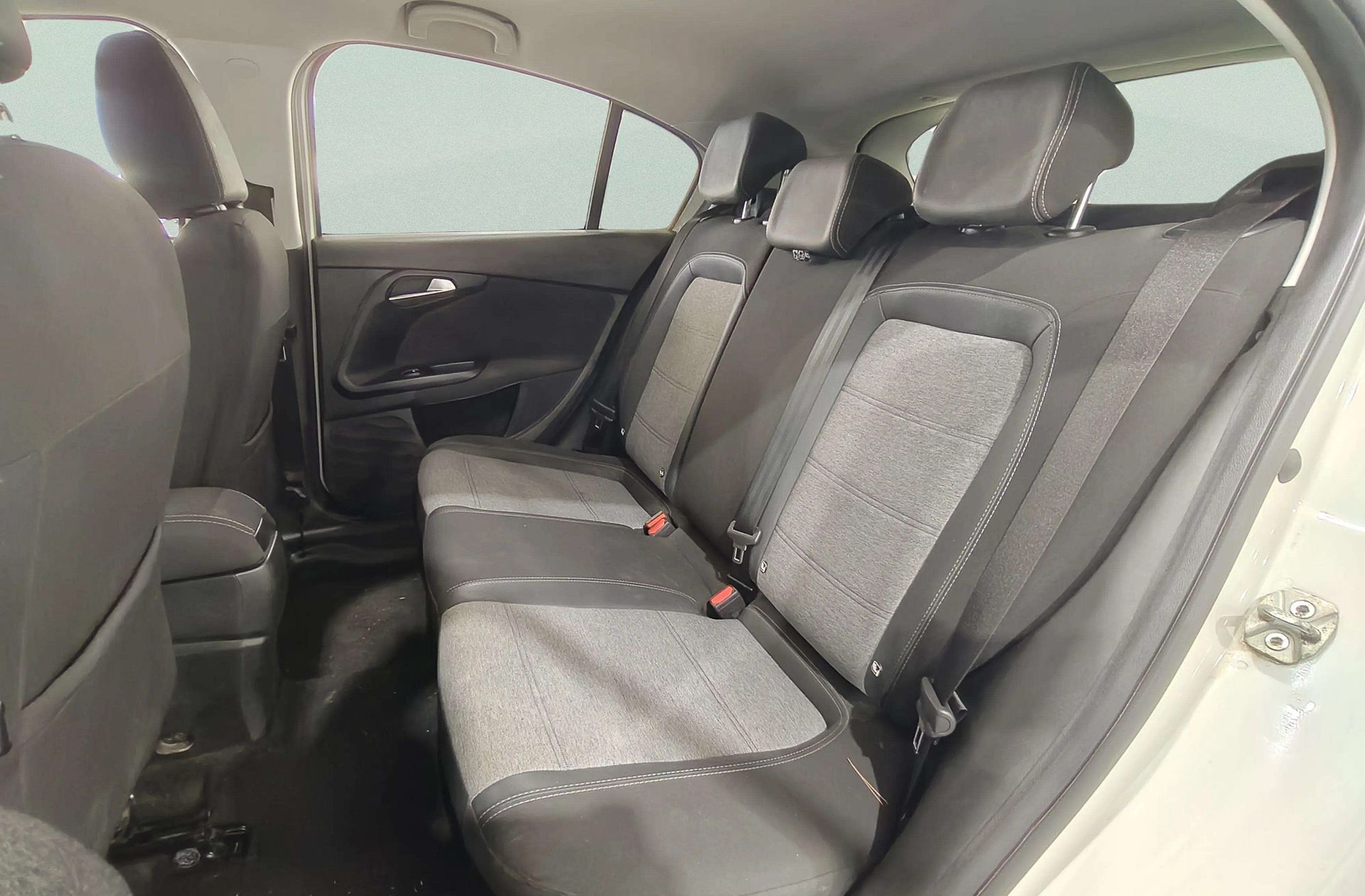 Fiat Tipo 1.5 Hybrid Cross DCT - foto 10