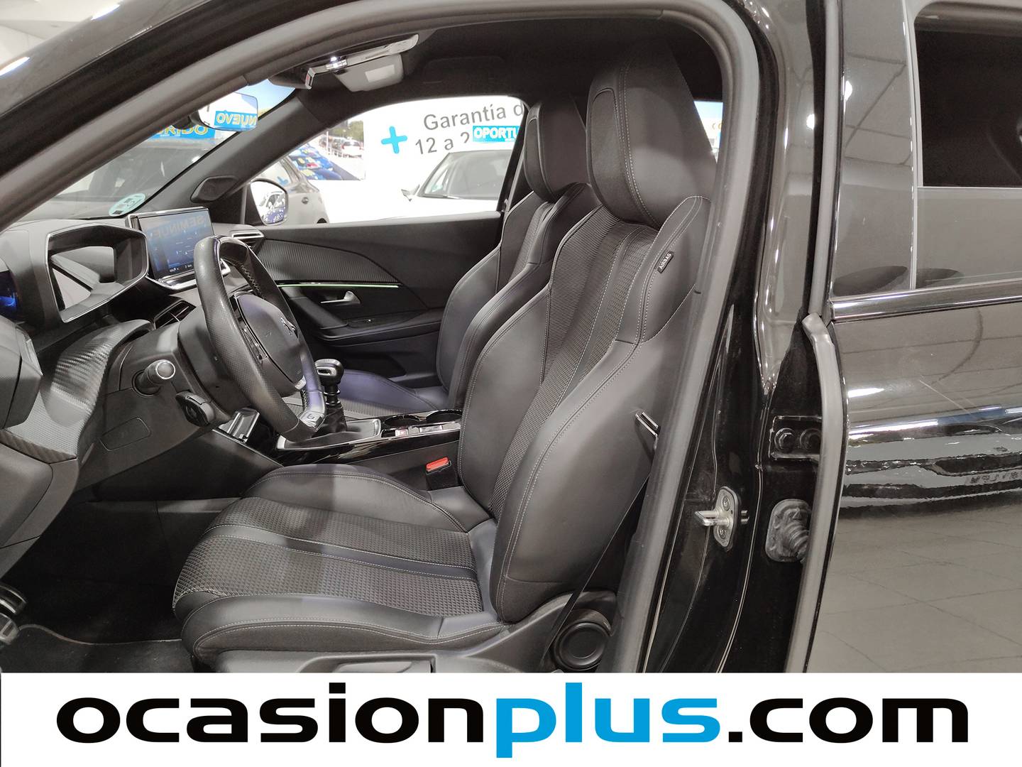 Foto asientos delanteros Peugeot 2008 Peugeot 2008 PureTech 130 GT Line (130 CV)