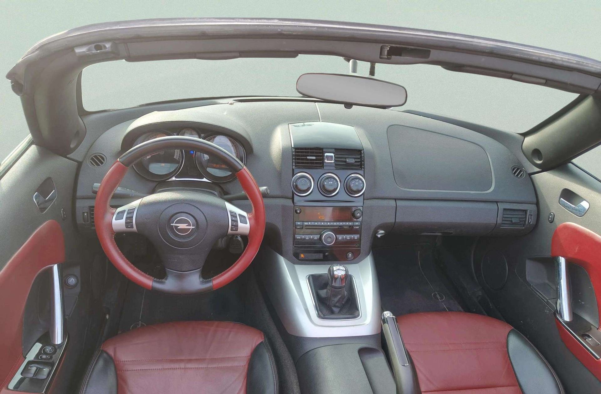 Opel GT 2.0T - foto 7