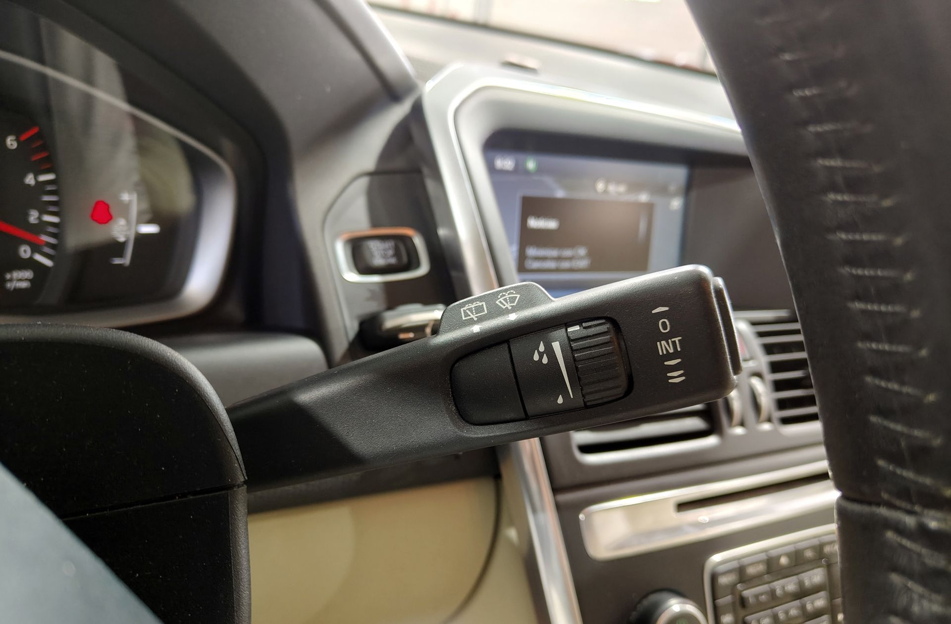 Volvo XC60 D3 Kinetic - foto 25