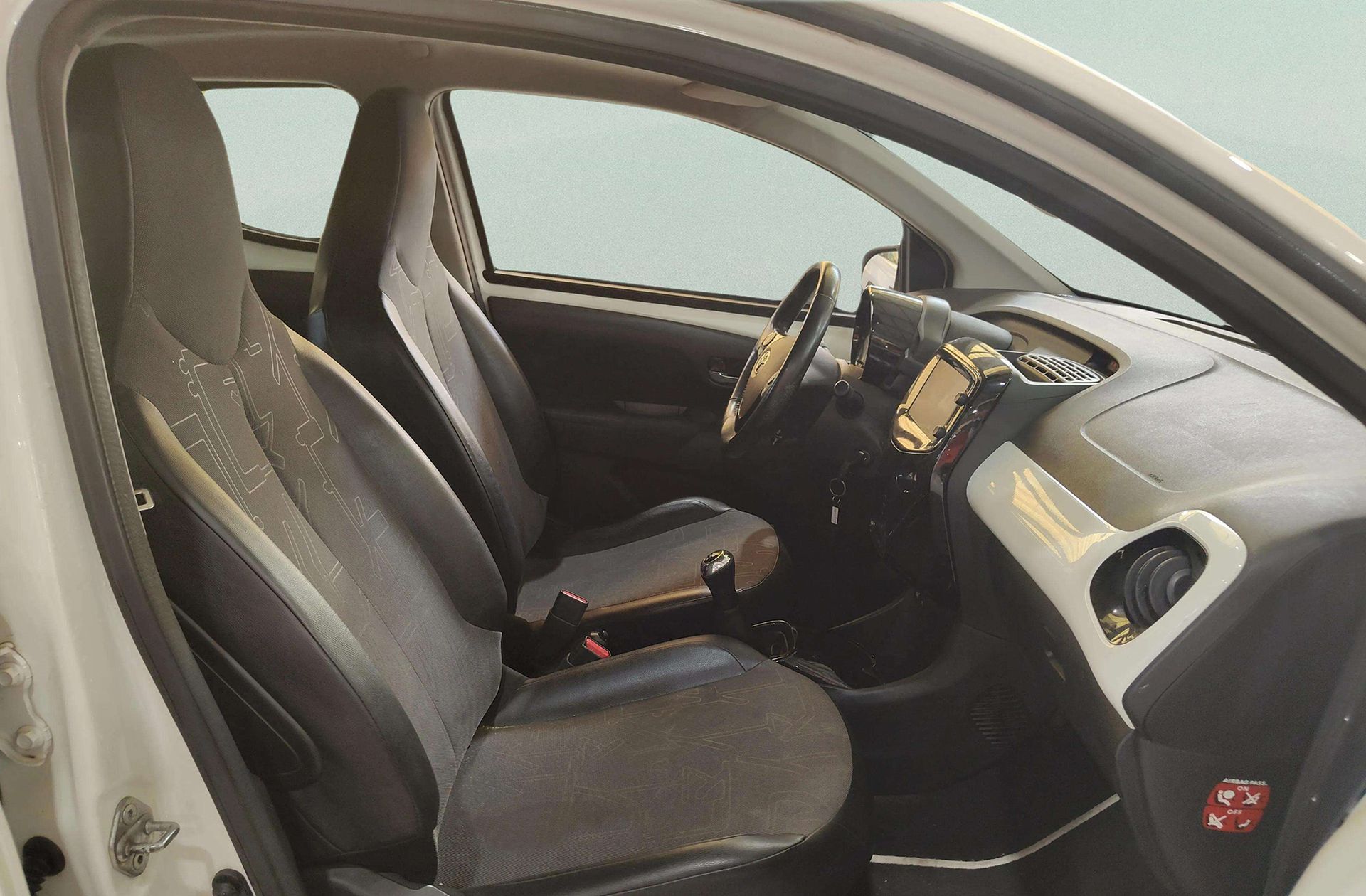 Toyota Aygo 1.0 x-sky - foto 17