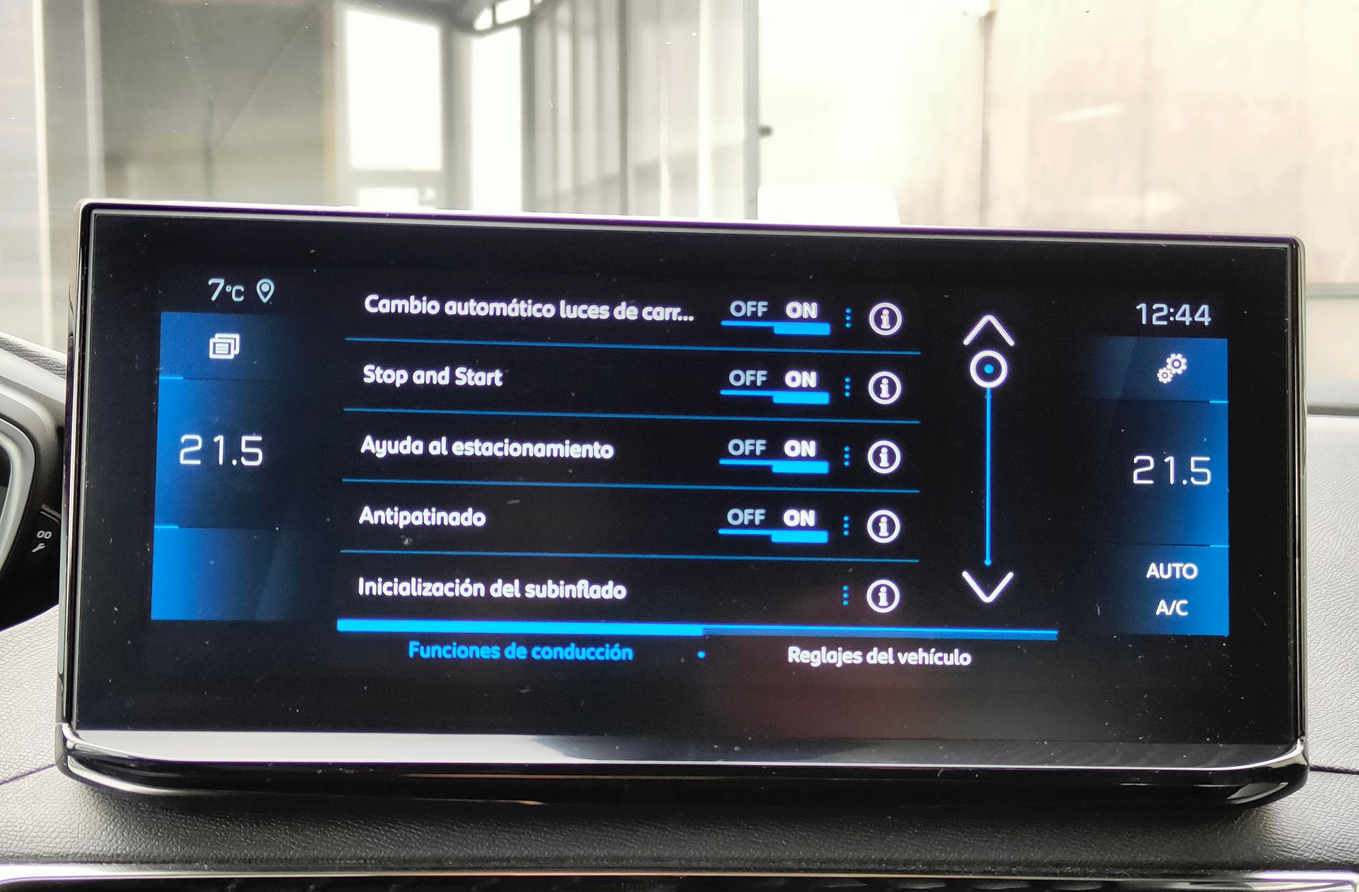 Peugeot 3008 BlueHDi 130 Allure Pack EAT8 - foto 30