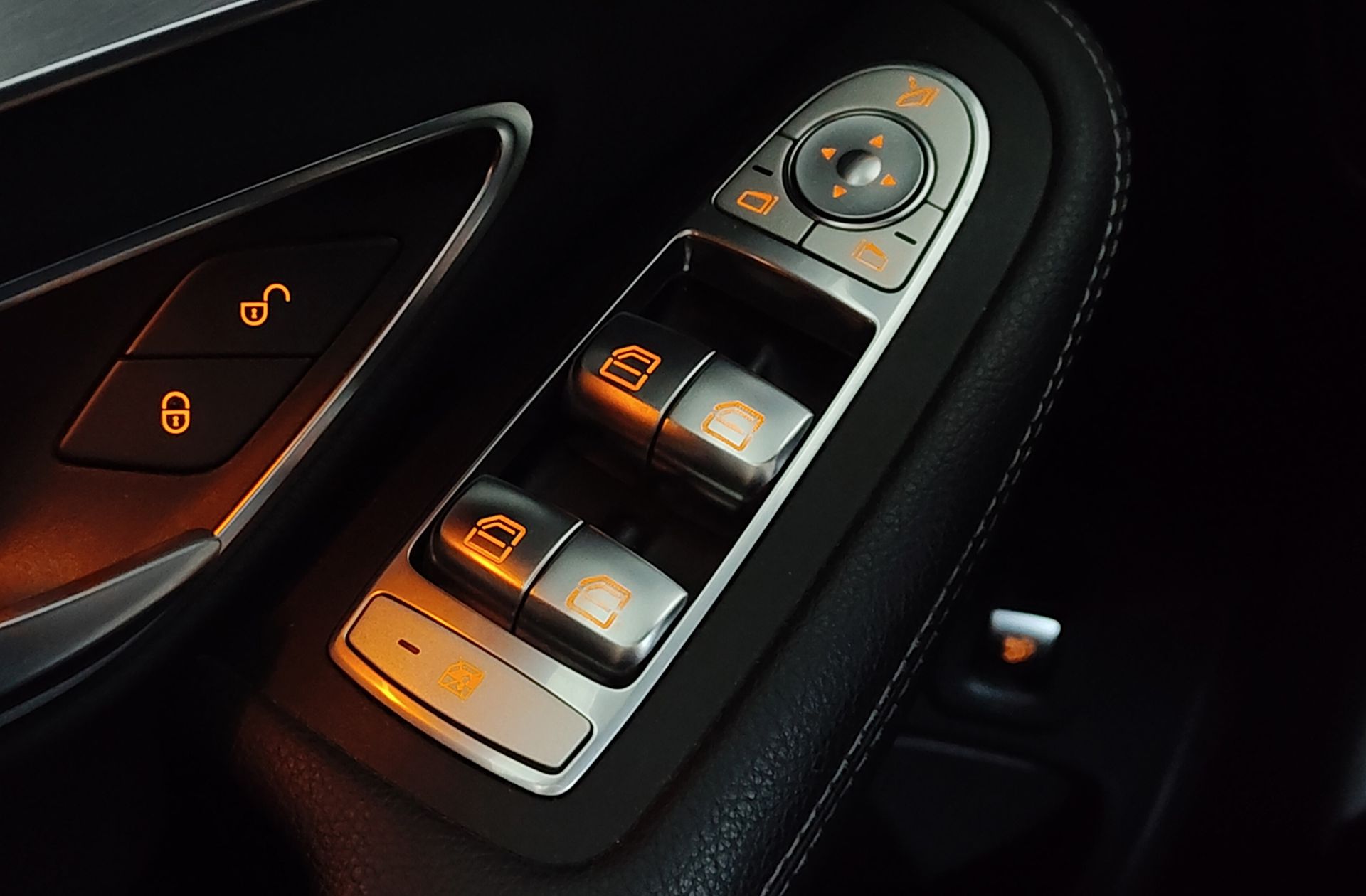 Mercedes-Benz Clase C 200 Pack AMG - foto 41