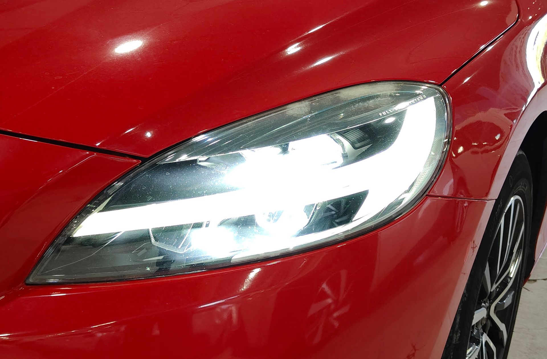 Volvo V40 T2 Momentum - foto 12