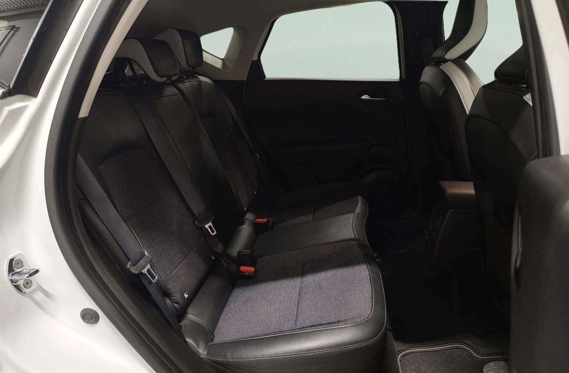 Renault Captur Techno E-Tech Híbrido - foto 21